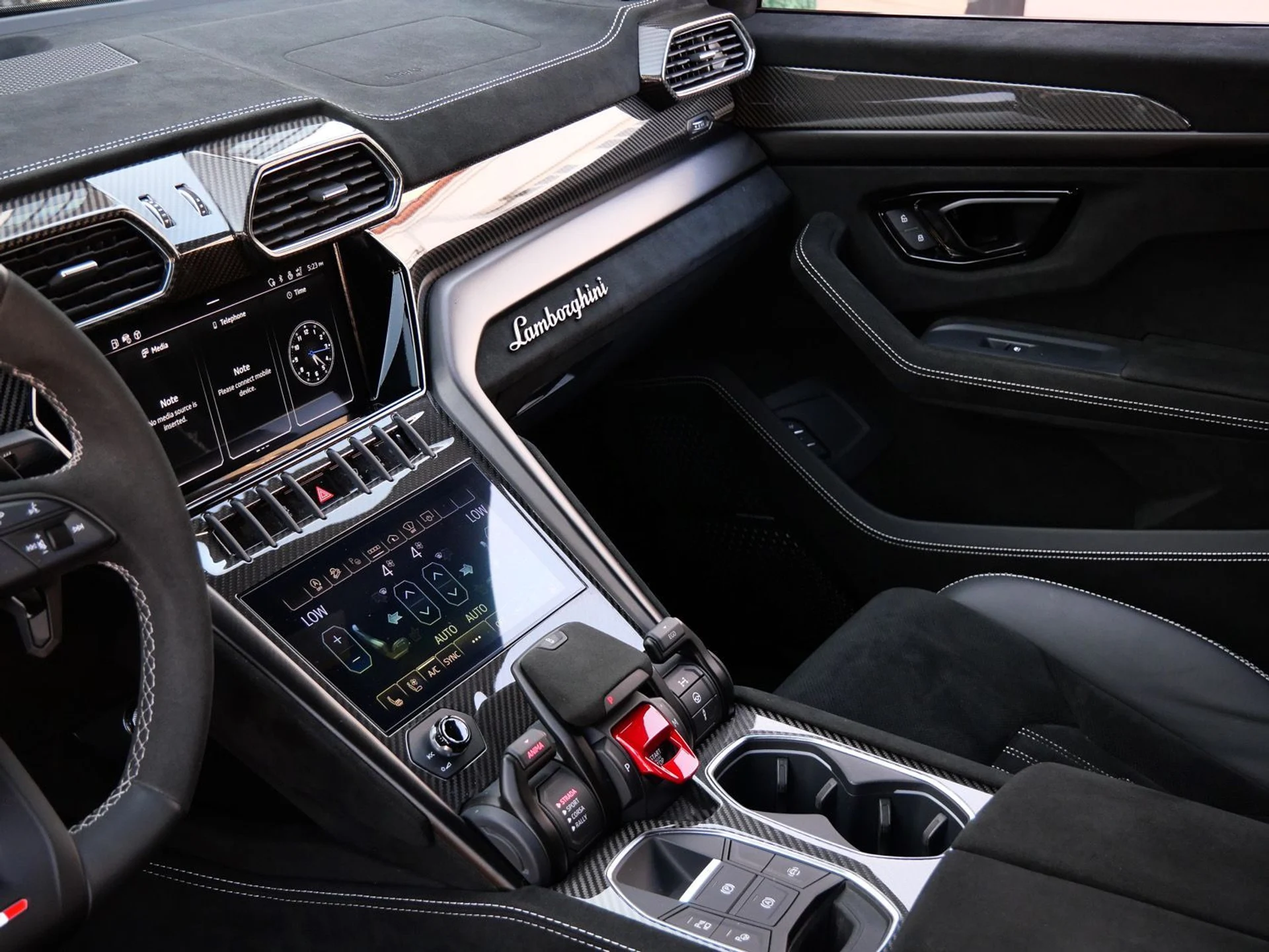 mph029_3529819833_4a716216e8d384f7b19cb13557f4d32bx_236ef82e2f