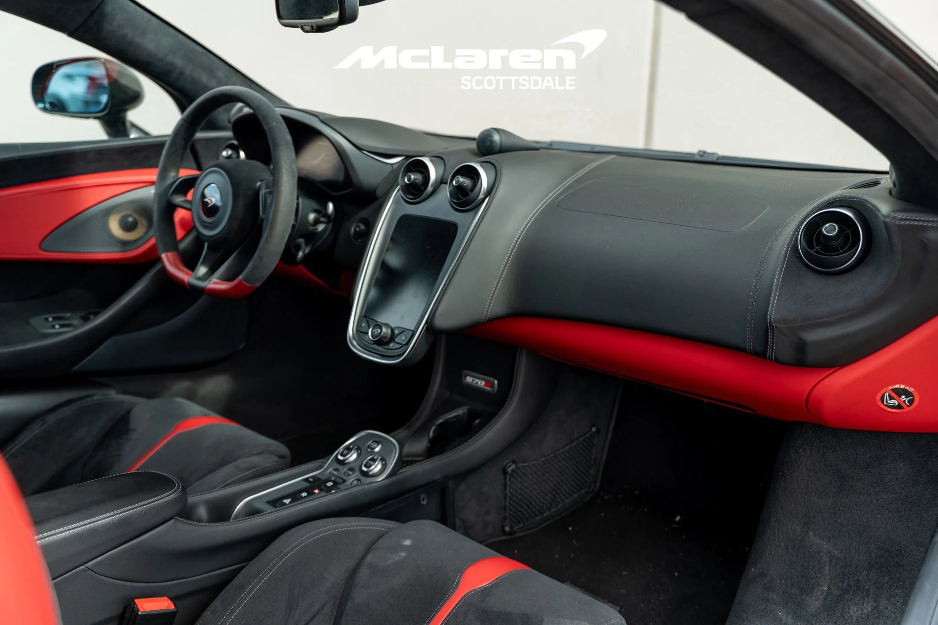 mph029_3532684613_Used_2016_MCLAREN_570_S_1756698807_4dace35c1d