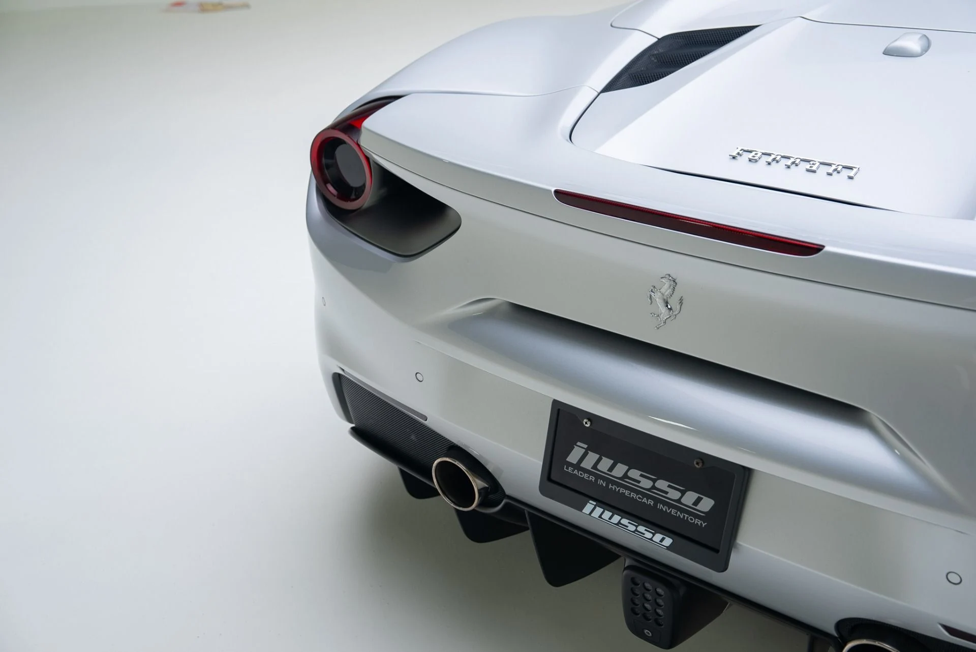 mph029_3566777594_Used_2017_Ferrari_488_Spider_1762375405_d375595c5c