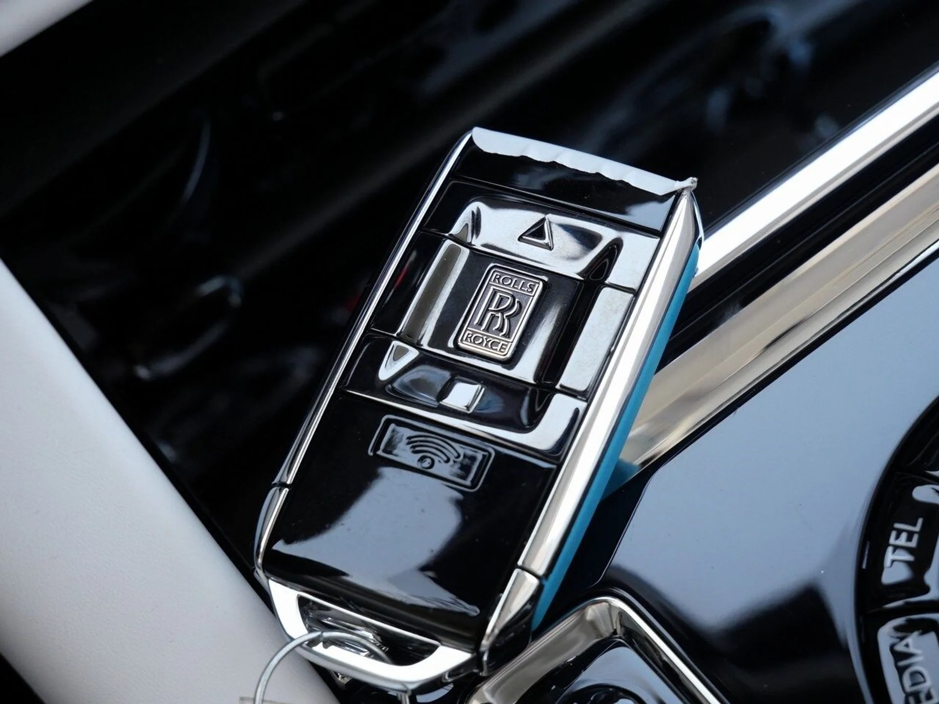 mph029_3566850360_3a2db88b95f78e6d7a96dc6cb63a3350x_e32a23d17e