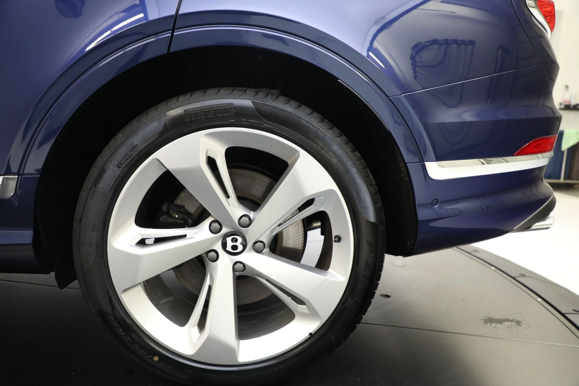 mph029_3567342593_Used_2023_Bentley_Bentayga_V8_32e3b2e5f1