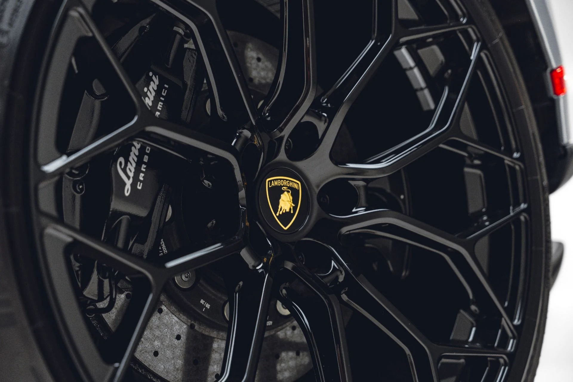 mph029_3577207135_Used_2019_Lamborghini_Huracan_LP_640_4_Performante_Spyder_1781799666_bbd05cd153