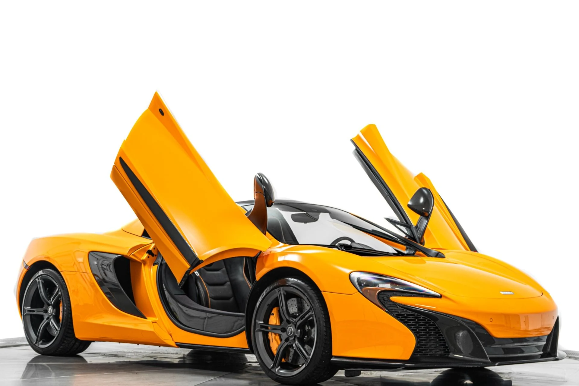 mph029_3579764672_Used_2015_Mc_Laren_650_S_Spider_Interior_and_Exterior_Carbon_Packs_Suspension_Lifter_1778269559_17ef567705