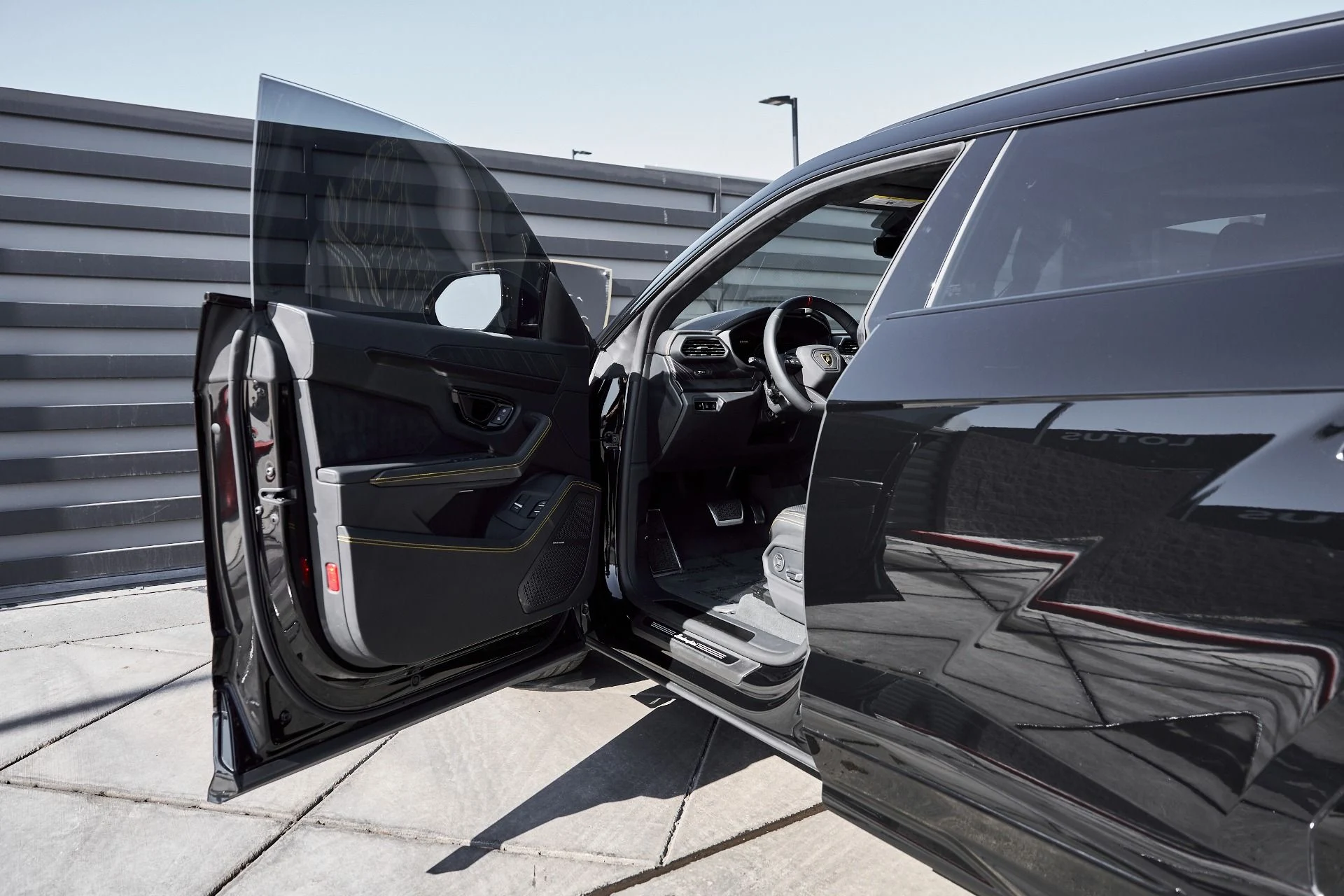 mph029_3579960702_Used_2024_Lamborghini_Urus_S_1770085863_d95d7bcee2