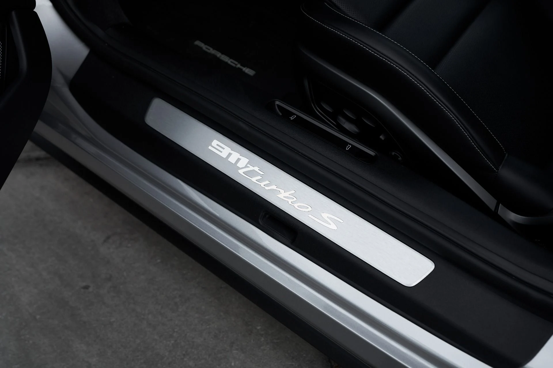 mph029_3591425531_Used_2021_Porsche_911_Turbo_S_1760042760_1b59ce8150