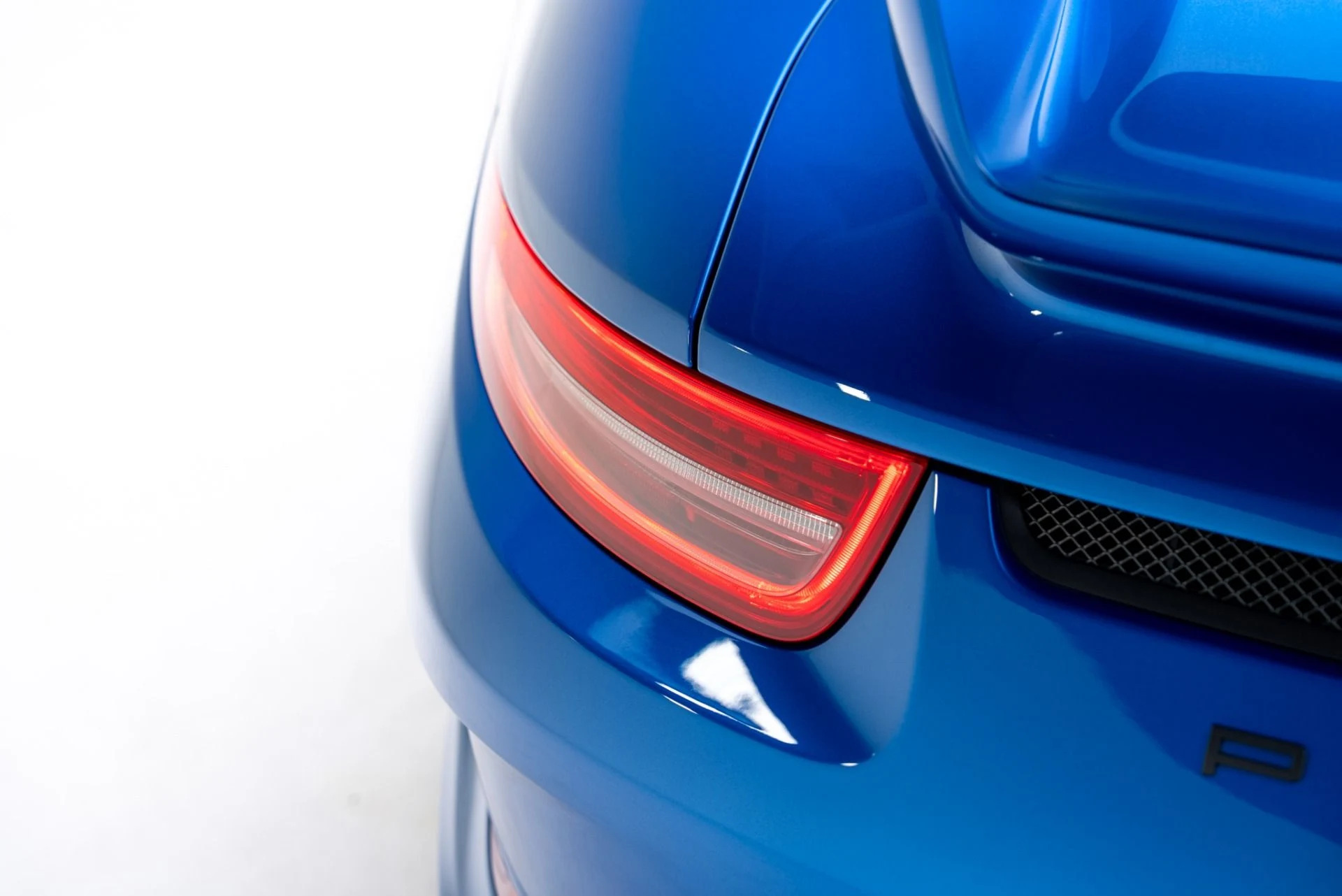 mph029_3599683308_Used_2015_Porsche_911_GT_3_1768869479_2f0620002c