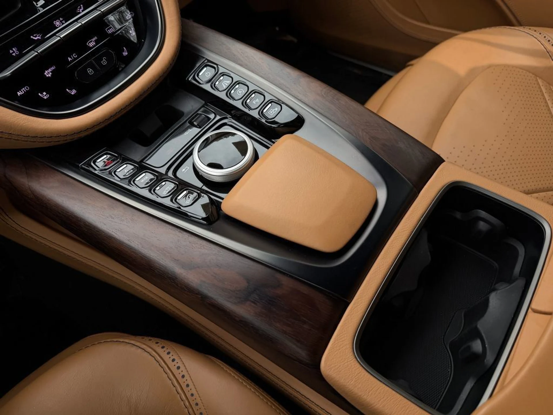 mph029_3604921944_48b416b83a1b451081038e63cadc0174_dfda752044