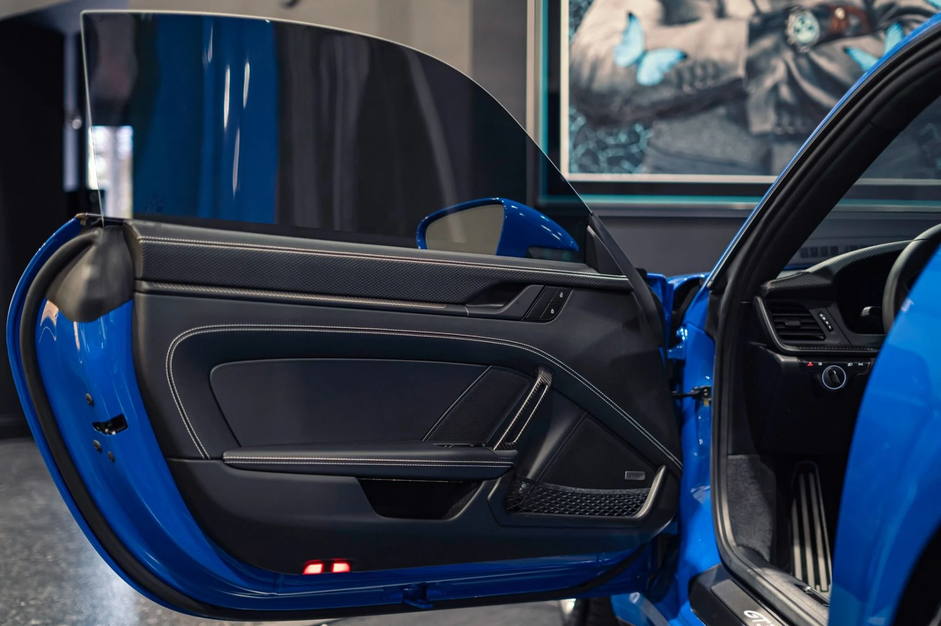 mph029_3618808997_Used_2026_Porsche_911_GT_3_Touring_Lugano_Blue_Lightweight_Package_1777381470_050802609e