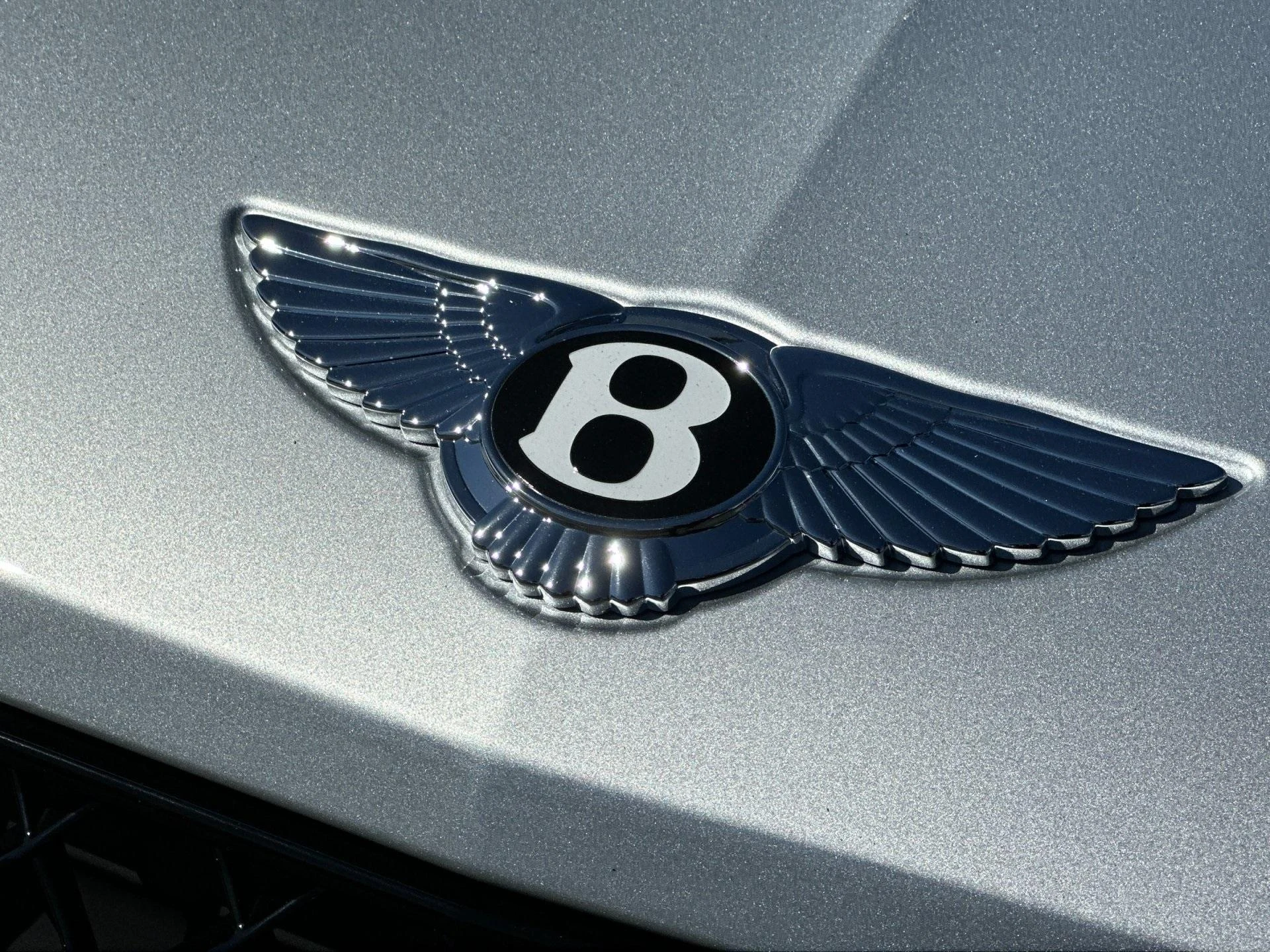 mph029_3625774071_New_2025_Bentley_Bentayga_V8_1755698844_197f76b688