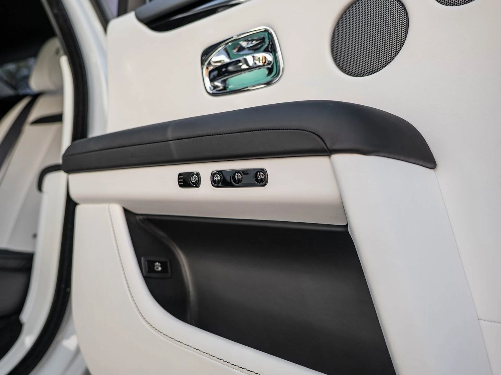 mph029_3633819276_image_30_8ec7913da9