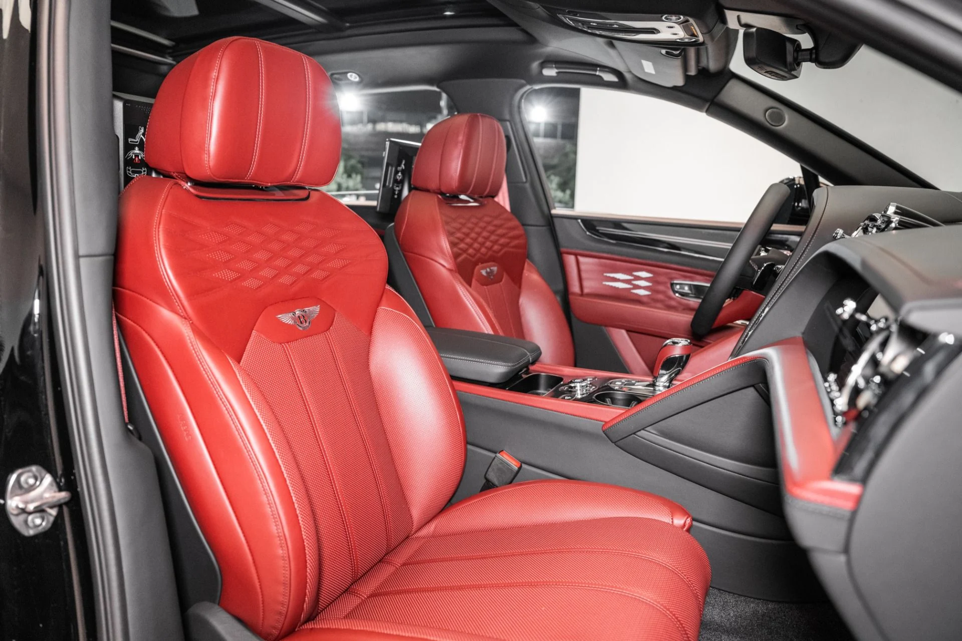 mph029_3634857609_New_2025_Bentley_BENTAYGA_EWB_AZURE_V8_Azure_V8_1749658763_8c81c79569