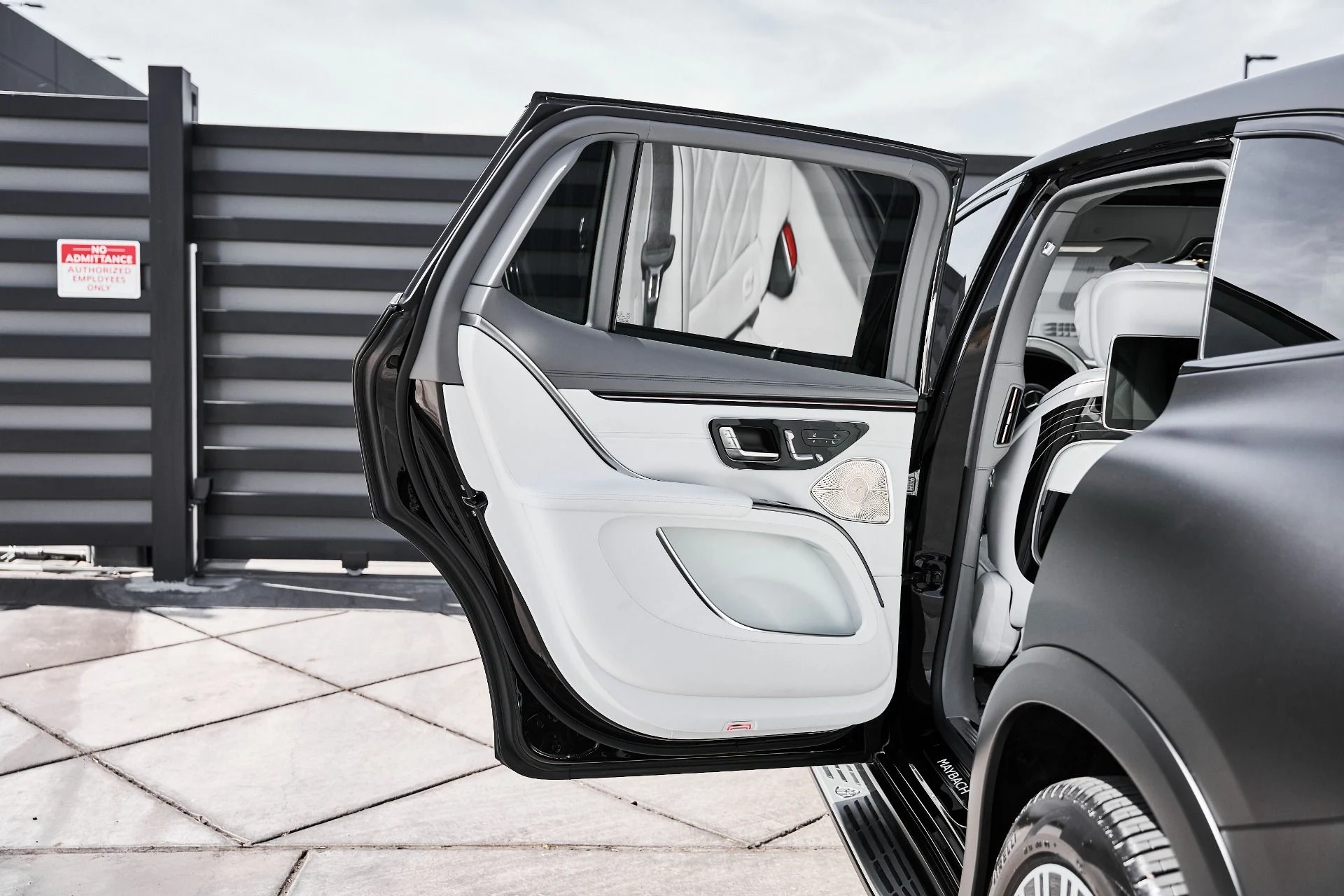 mph029_3639269644_Used_2024_Mercedes_Benz_EQS_Maybach_EQS_680_1774575178_f0fdd351bc