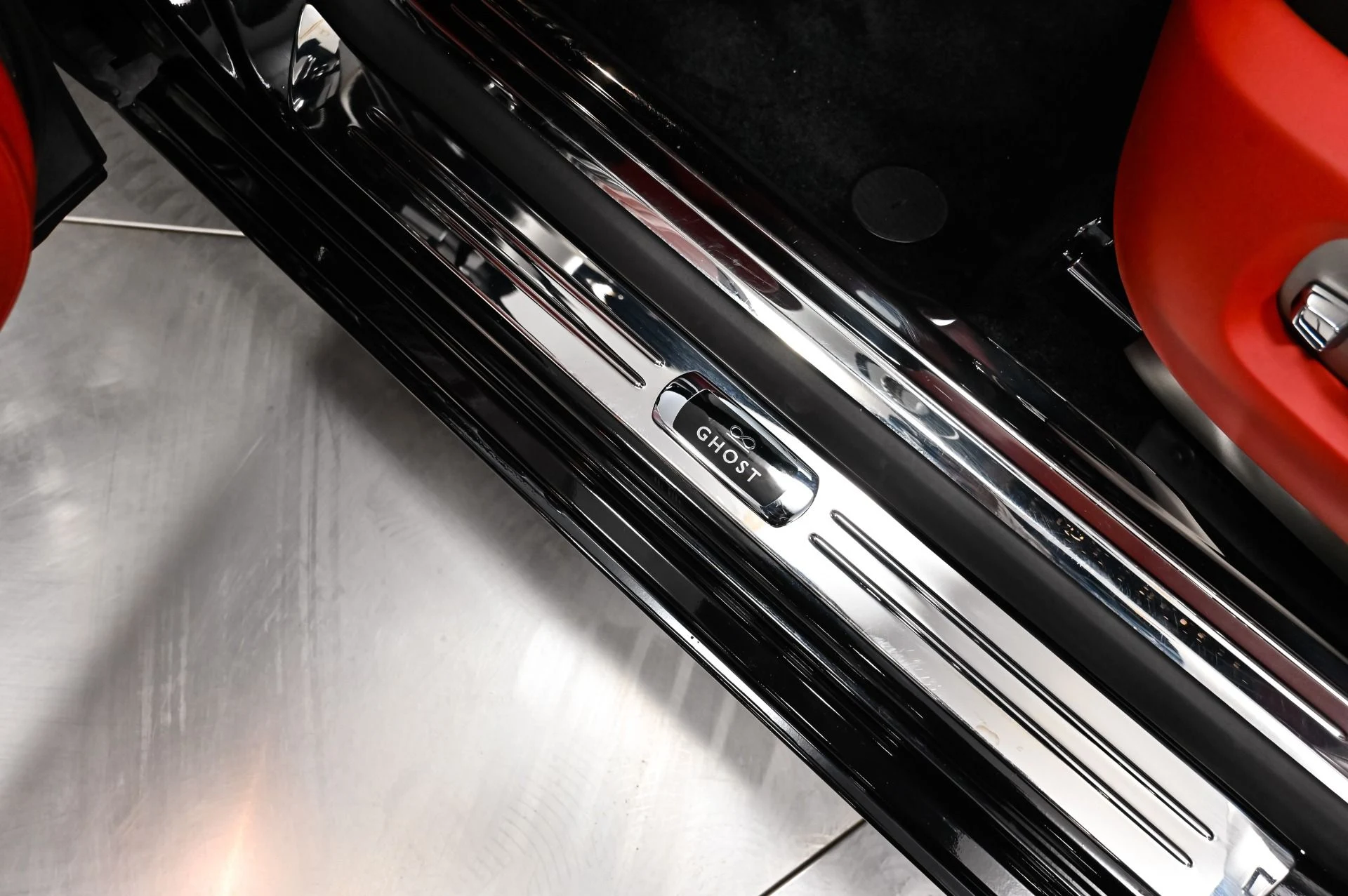mph029_3646247323_Used_2017_Rolls_Royce_Ghost_Base_1792796263_73a4636055