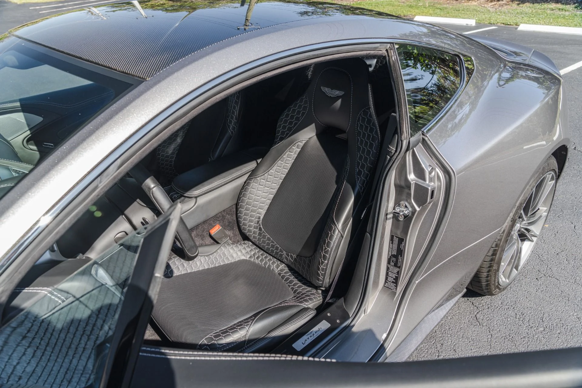 mph029_3655935241_Used_2014_Aston_Martin_Vanquish_w_Quilted_Stitching_Carbon_Interior_Carbon_Exterior_1757455355_f5e8ed2f6b