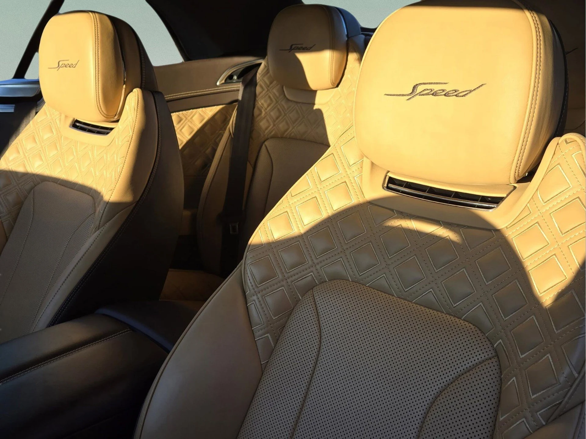 mph029_3659265154_50f1c97b8312b0472551246db3630e76x_92d861ad98