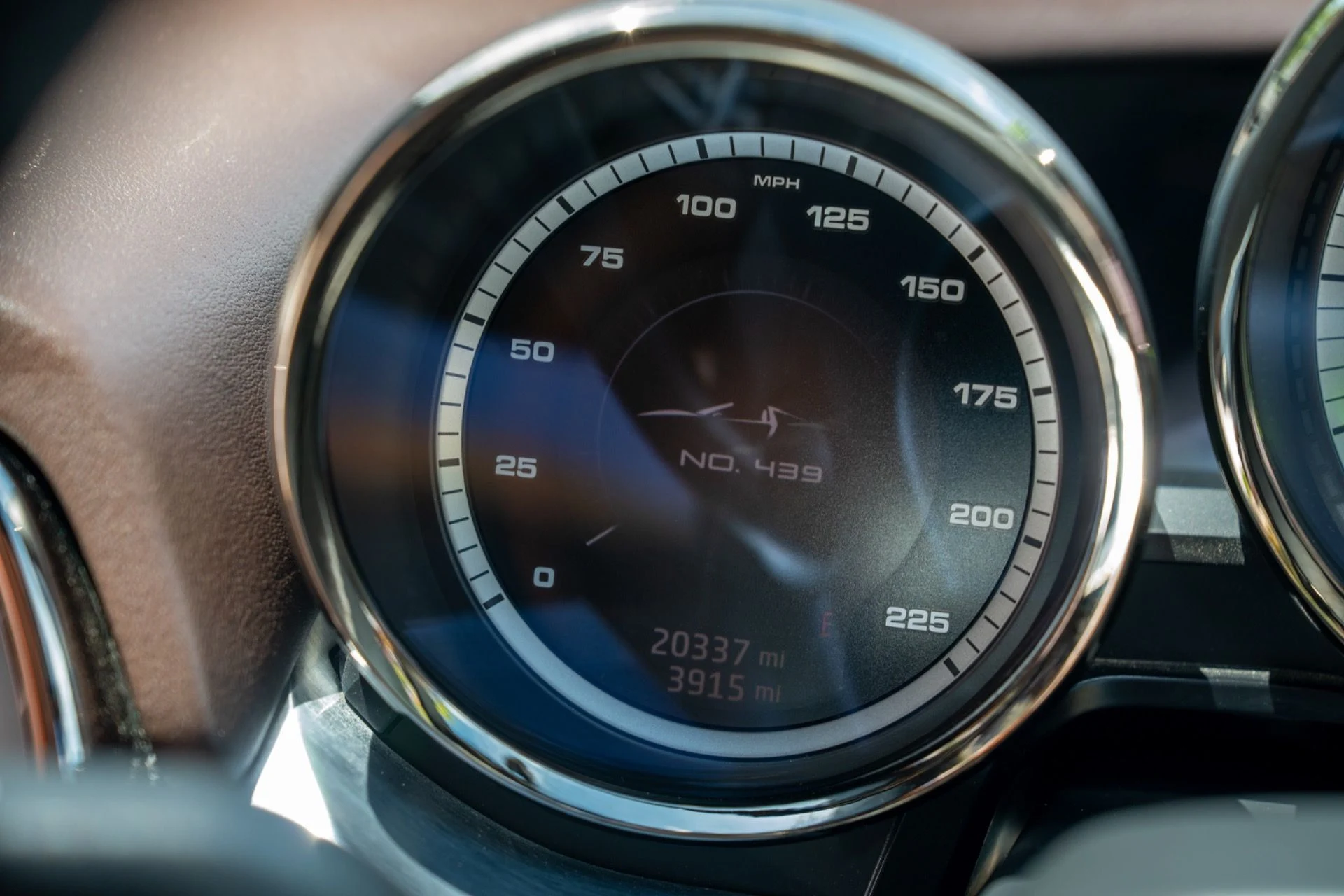 mph029_3678846430_Used_2015_Porsche_918_Spyder_1782406244_15a5a5bd79