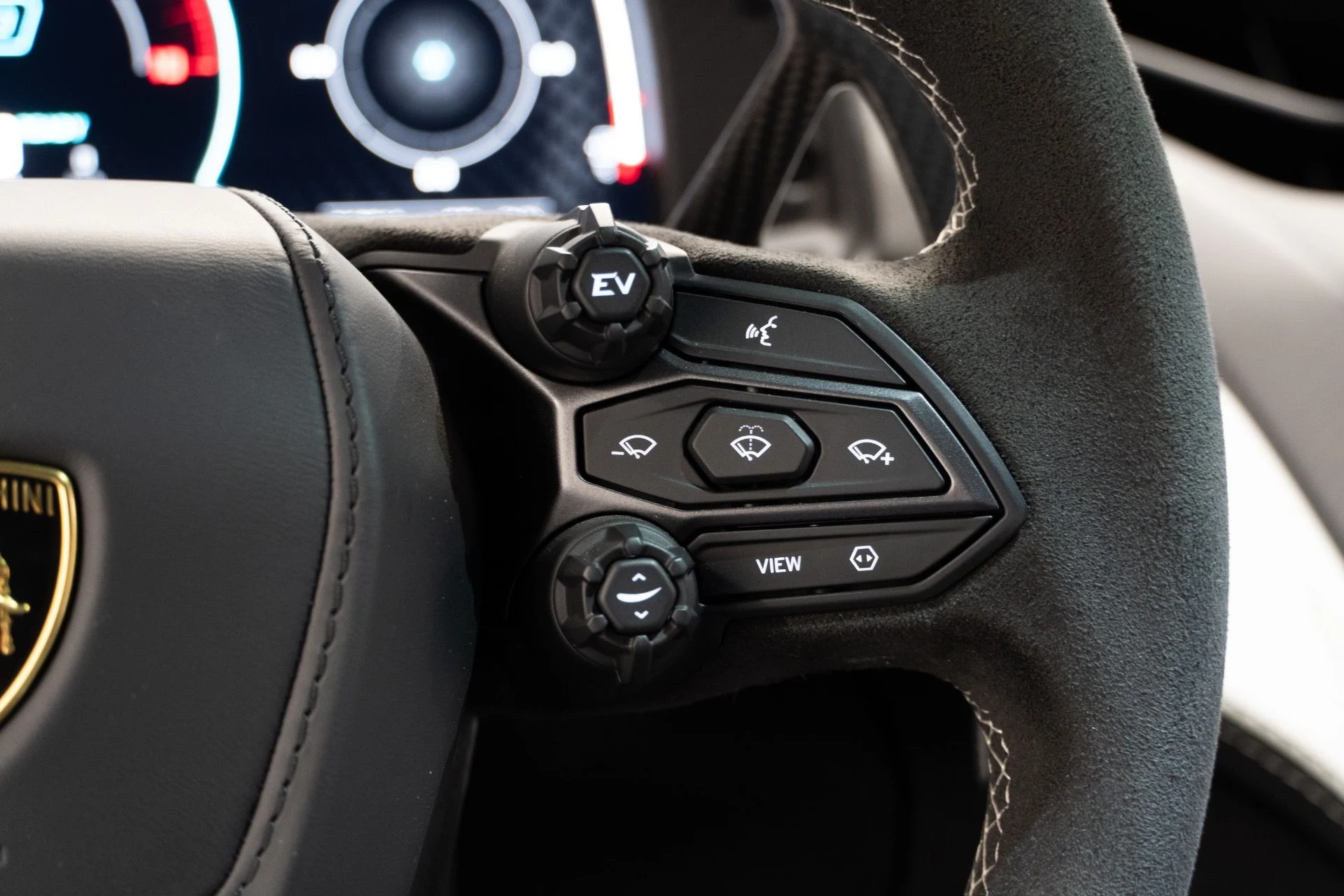 mph029_3690864658_Used_2024_Lamborghini_Revuelto_1739988848_769aa53b9d