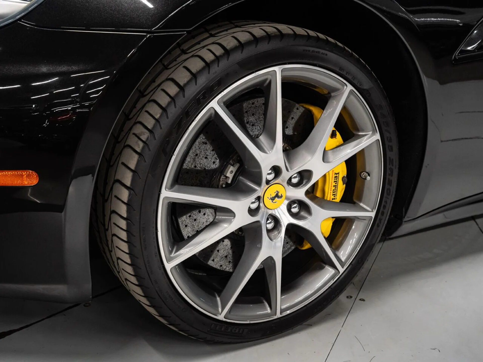 mph029_3690957294_ferrari_california_2011_b504ff43a4