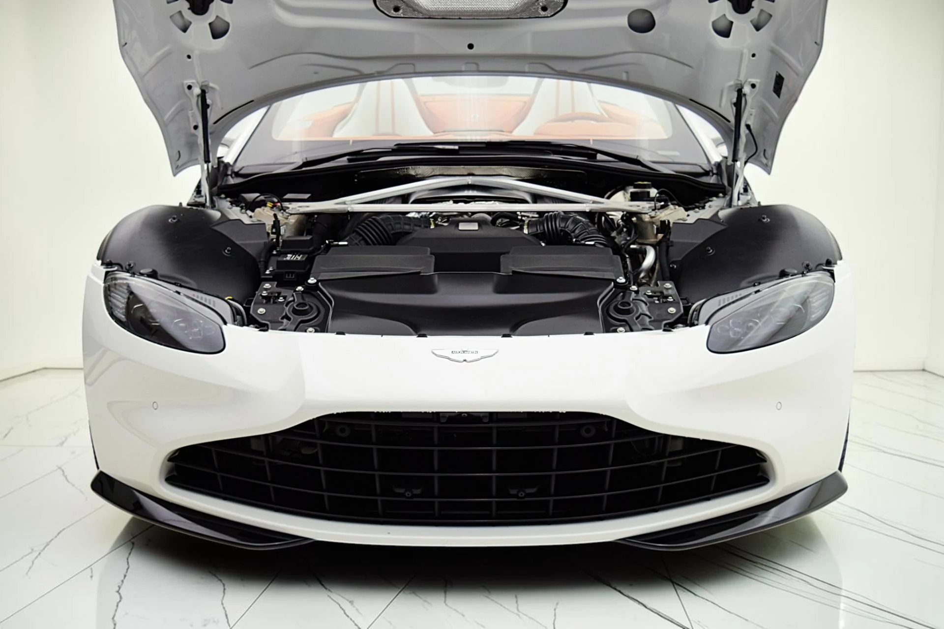mph029_3693456202_Used_2023_Aston_Martin_Vantage_Roadster_76d2fc30e3