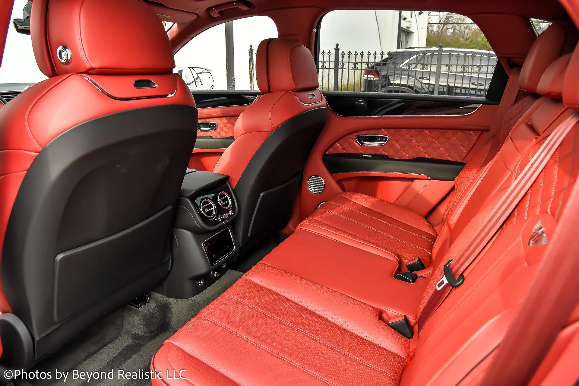 mph029_3698363981_Used_2022_Bentley_Bentayga_V8_1754381280_03c131fcb3