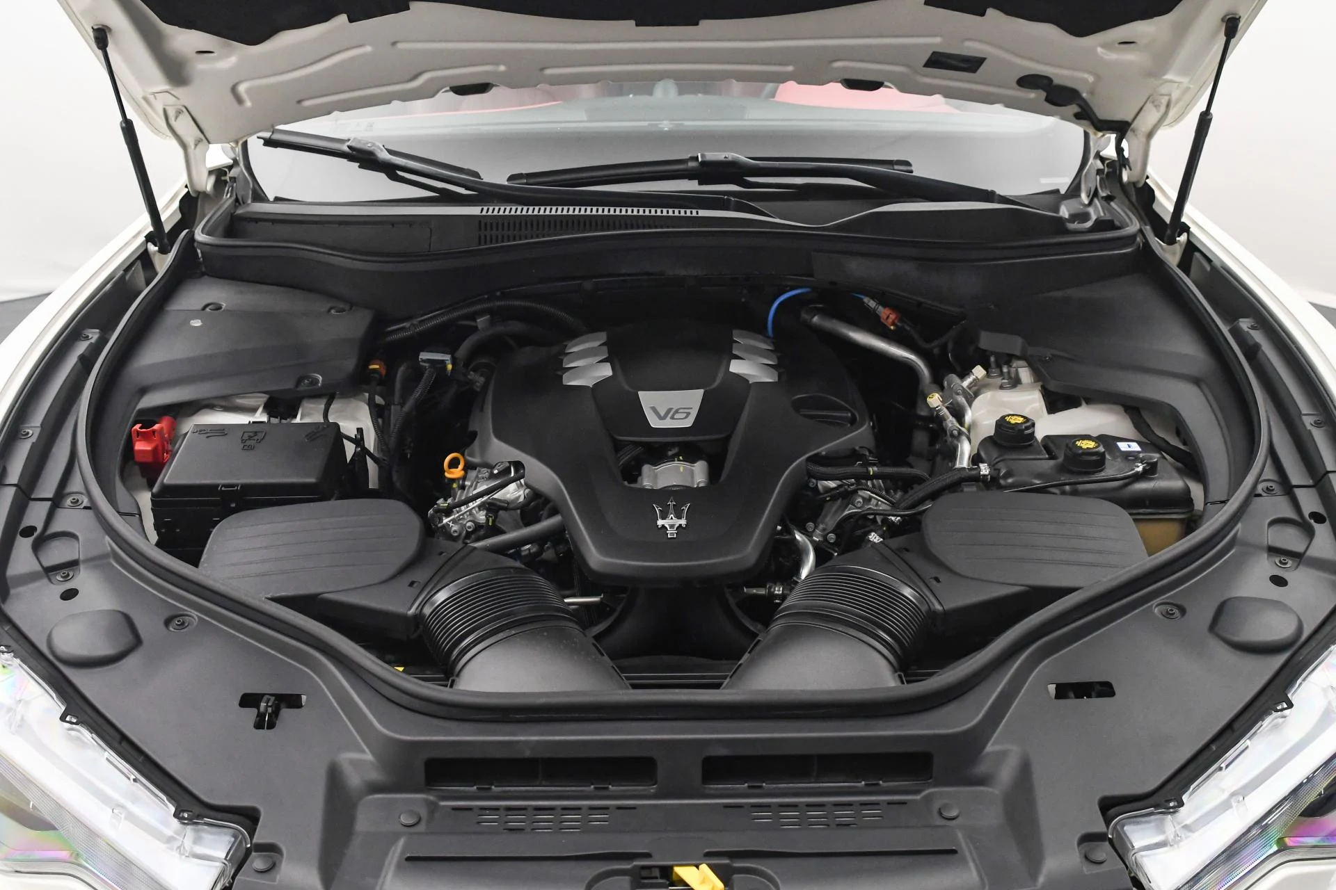 mph029_3698792240_Used_2022_Maserati_Levante_GT_1755331957_fd0c584f34
