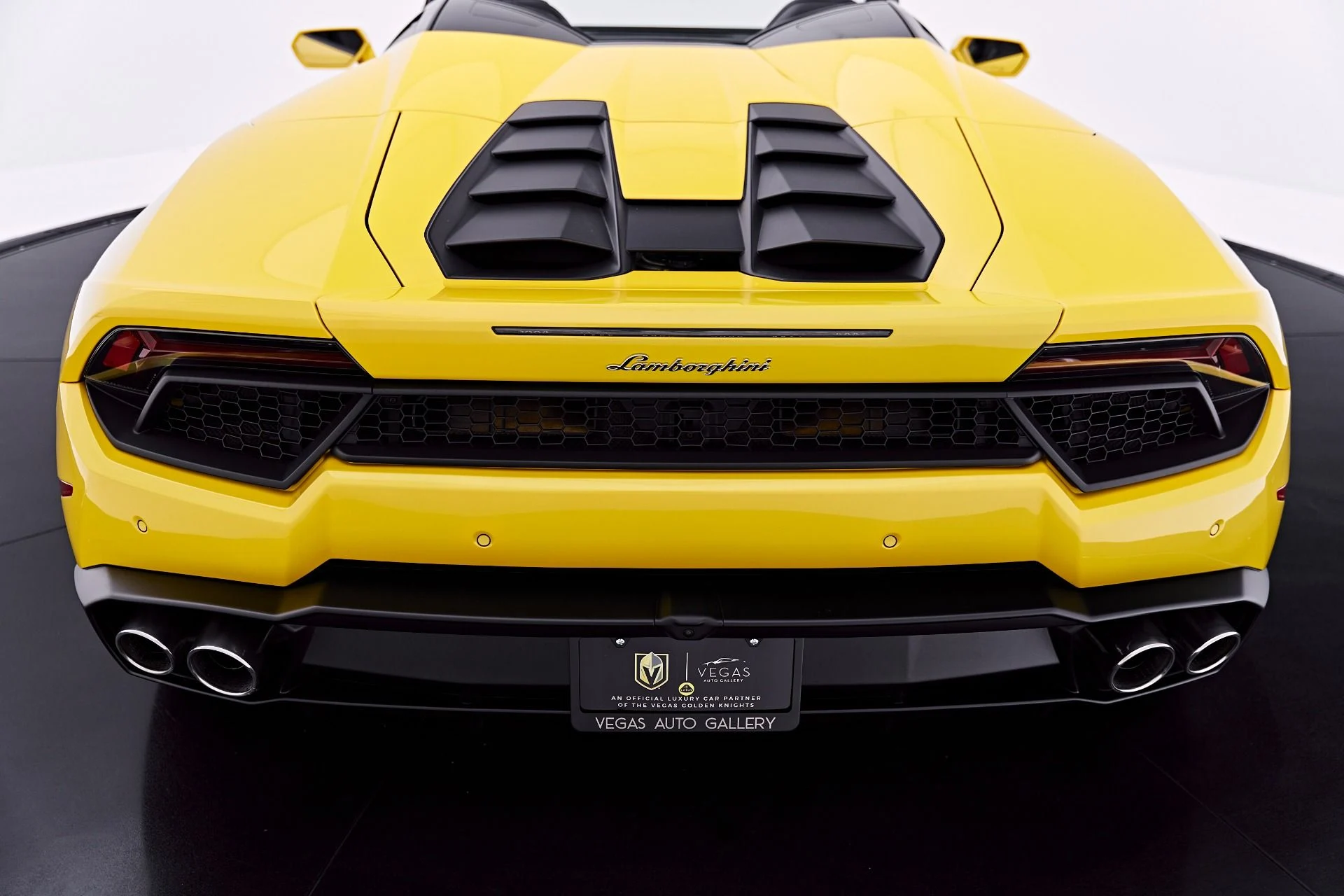 mph029_3704352388_Used_2018_Lamborghini_Huracan_LP_580_2_S_1784246816_cad531f41f