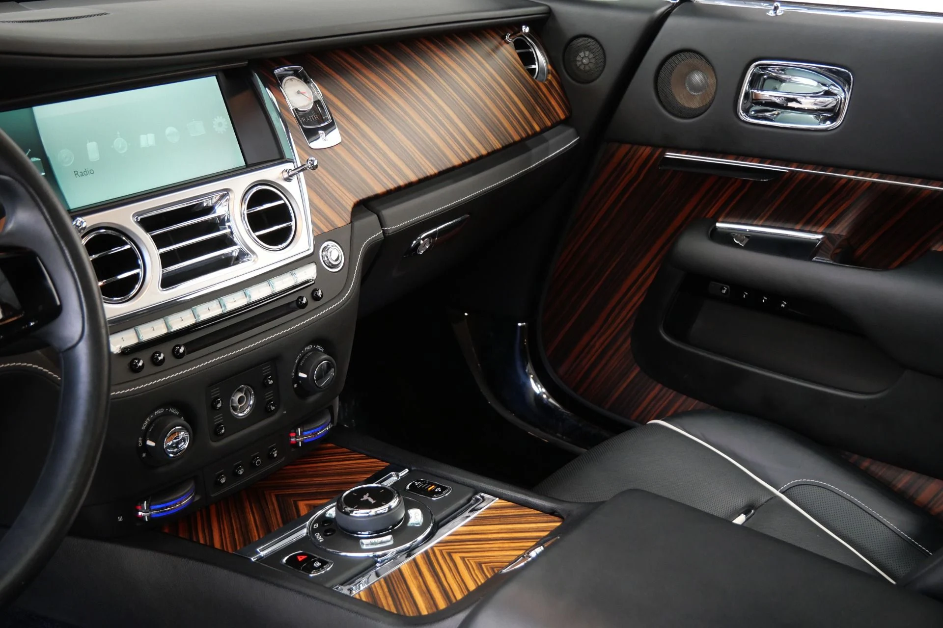 mph029_3706415229_Used_2016_Rolls_Royce_Wraith_The_Wraith_Package_Canadel_Paneling_Driver_Assistance_3_1764606909_d81a0678f5