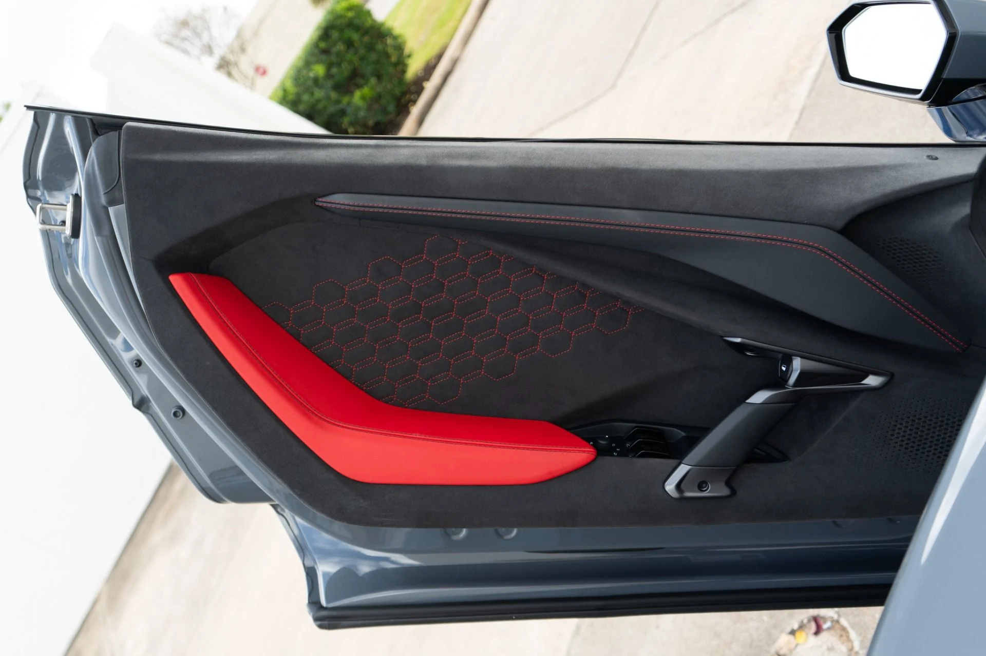 mph029_370649016_Used_2024_Lamborghini_Revuelto_1766428985_7ddb737d67