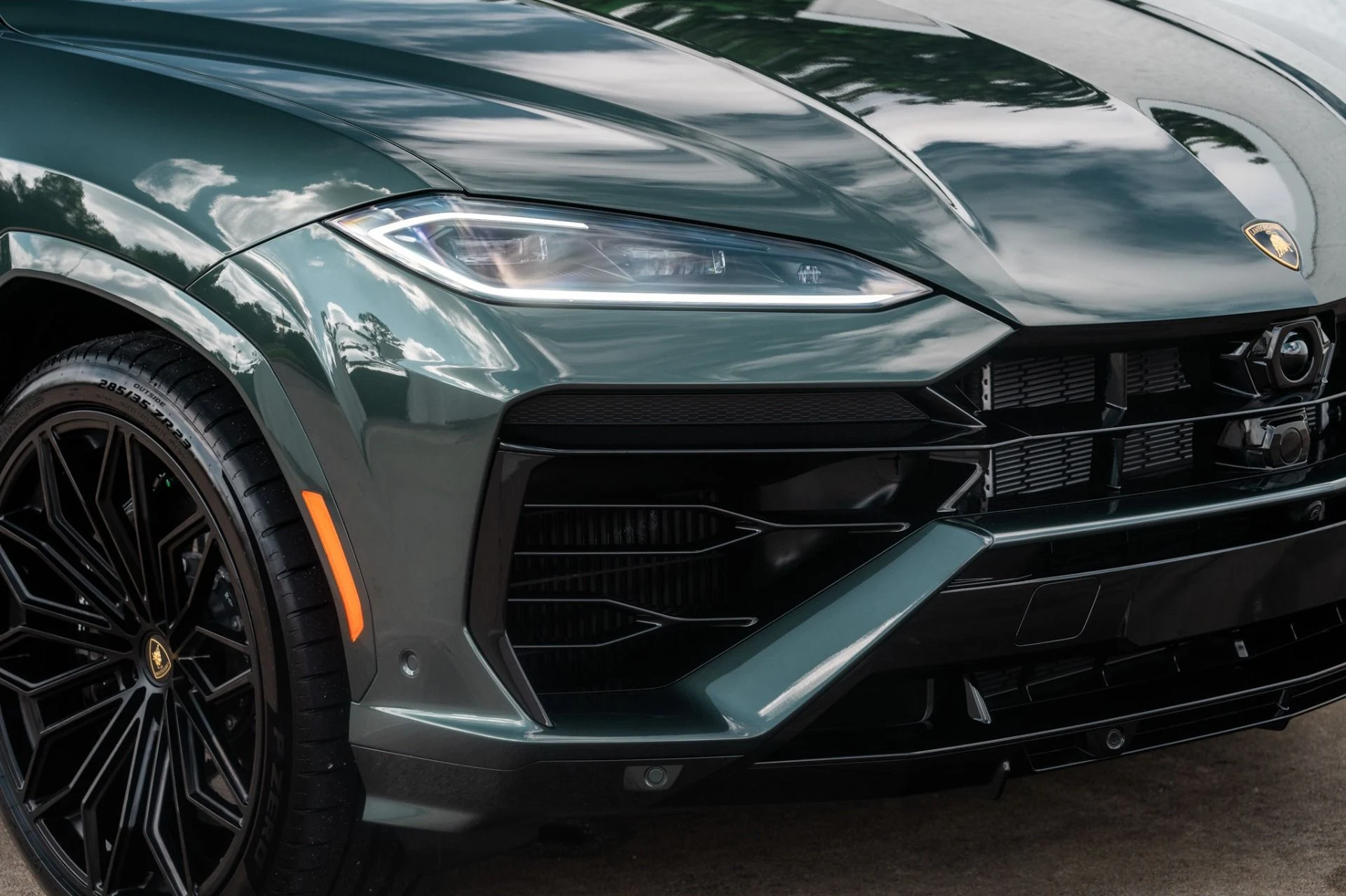 mph029_370691288_Used_2025_Lamborghini_Urus_SE_1758739816_0f57858537