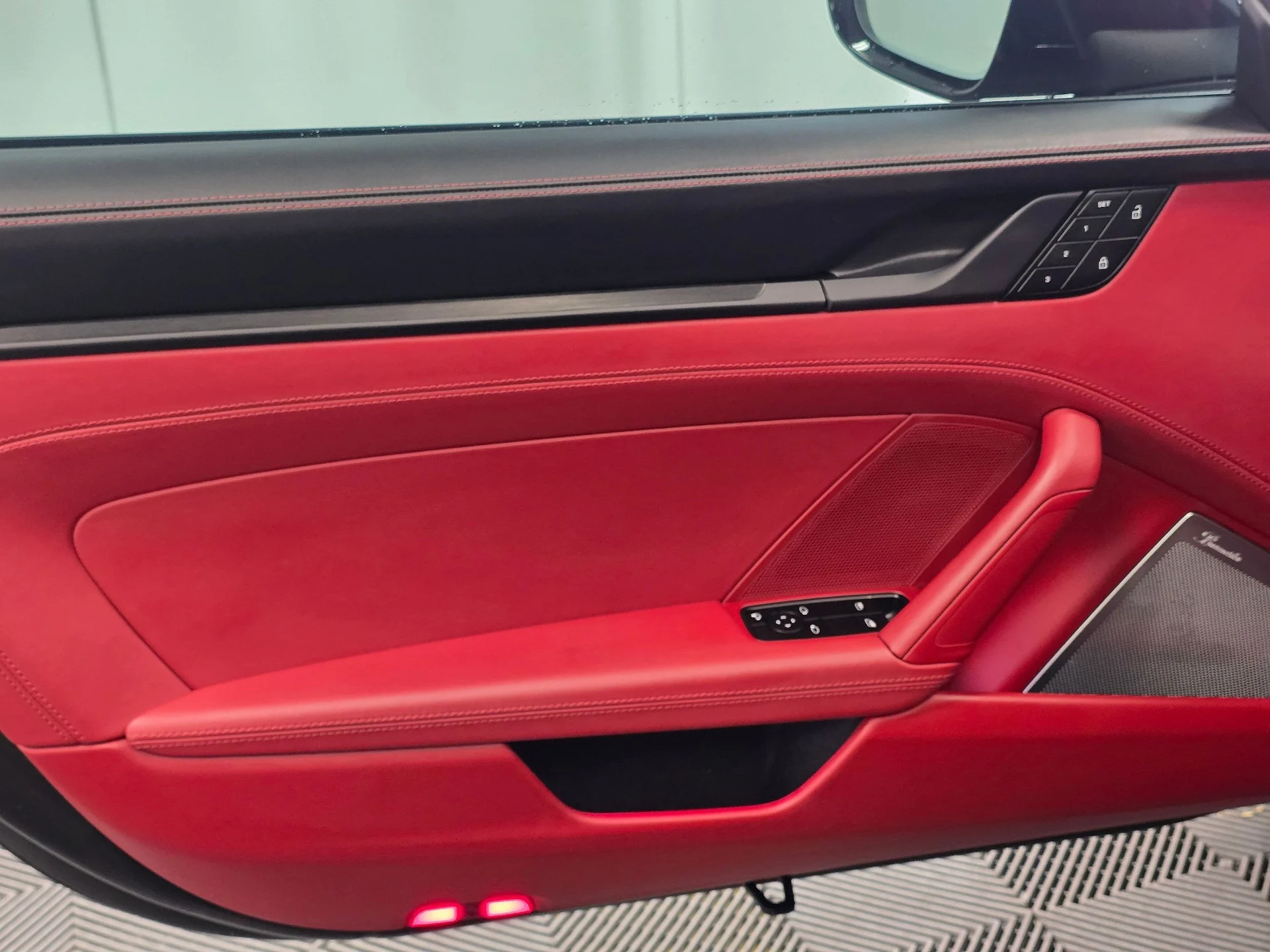 mph029_3727551741_6385d4e82032d3882d9e5405e0b66ddex_0f140ee406