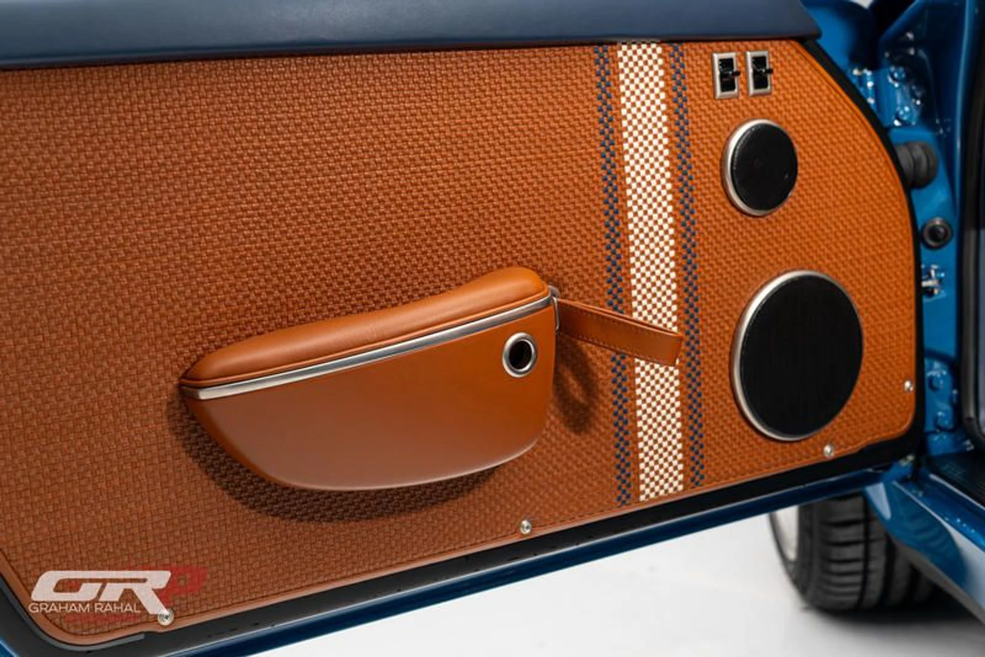 mph029_3731470614_7499246_D_B8_CB_4622_854_D_B7_C3_CF_3_B51_CC_6b4d3a4216