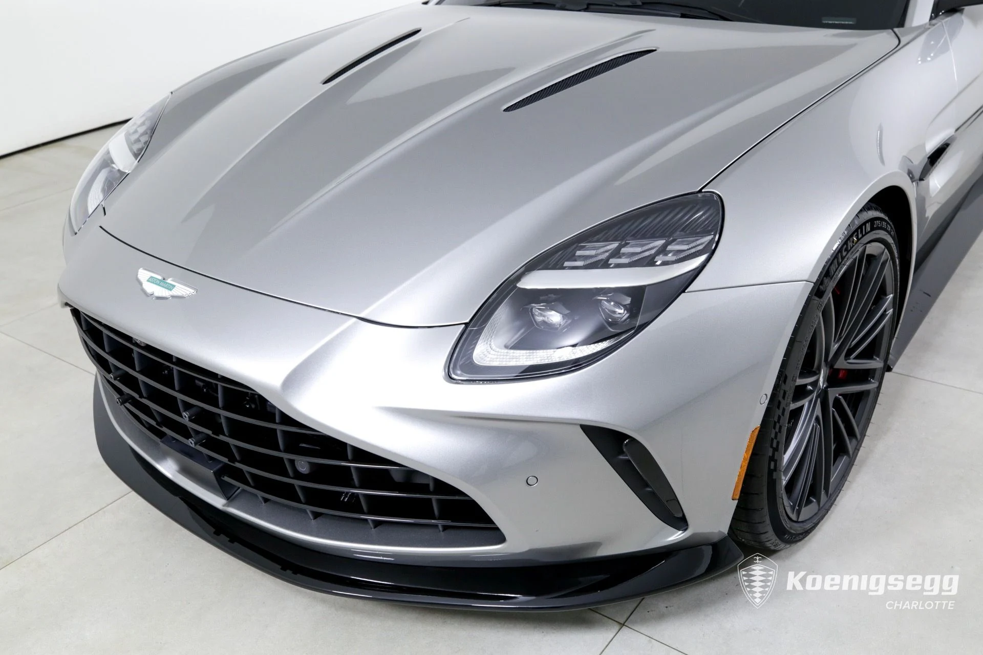 mph029_3743742076_Used_2025_Aston_Martin_Vantage_1760978372_9e9b42c11c