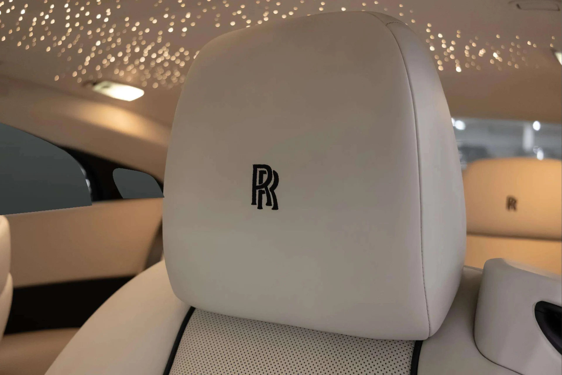 mph029_3752213401_a682e820_7244_4c80_8b59_960184536736_201720_Rolls_Royce20_Wraith2028_SCA_665_C56_HUX_8653929_30_ba5c6c9844