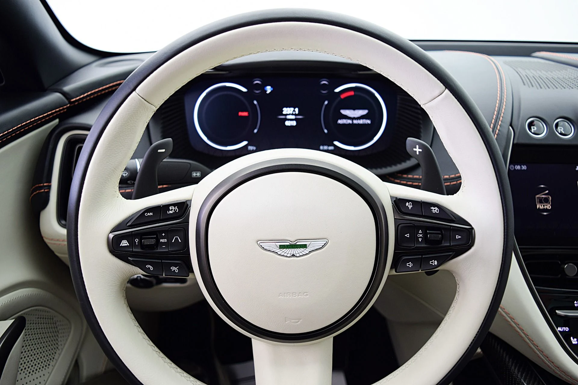 mph029_3755001350_Used_2022_Aston_Martin_DBX_2410de433a