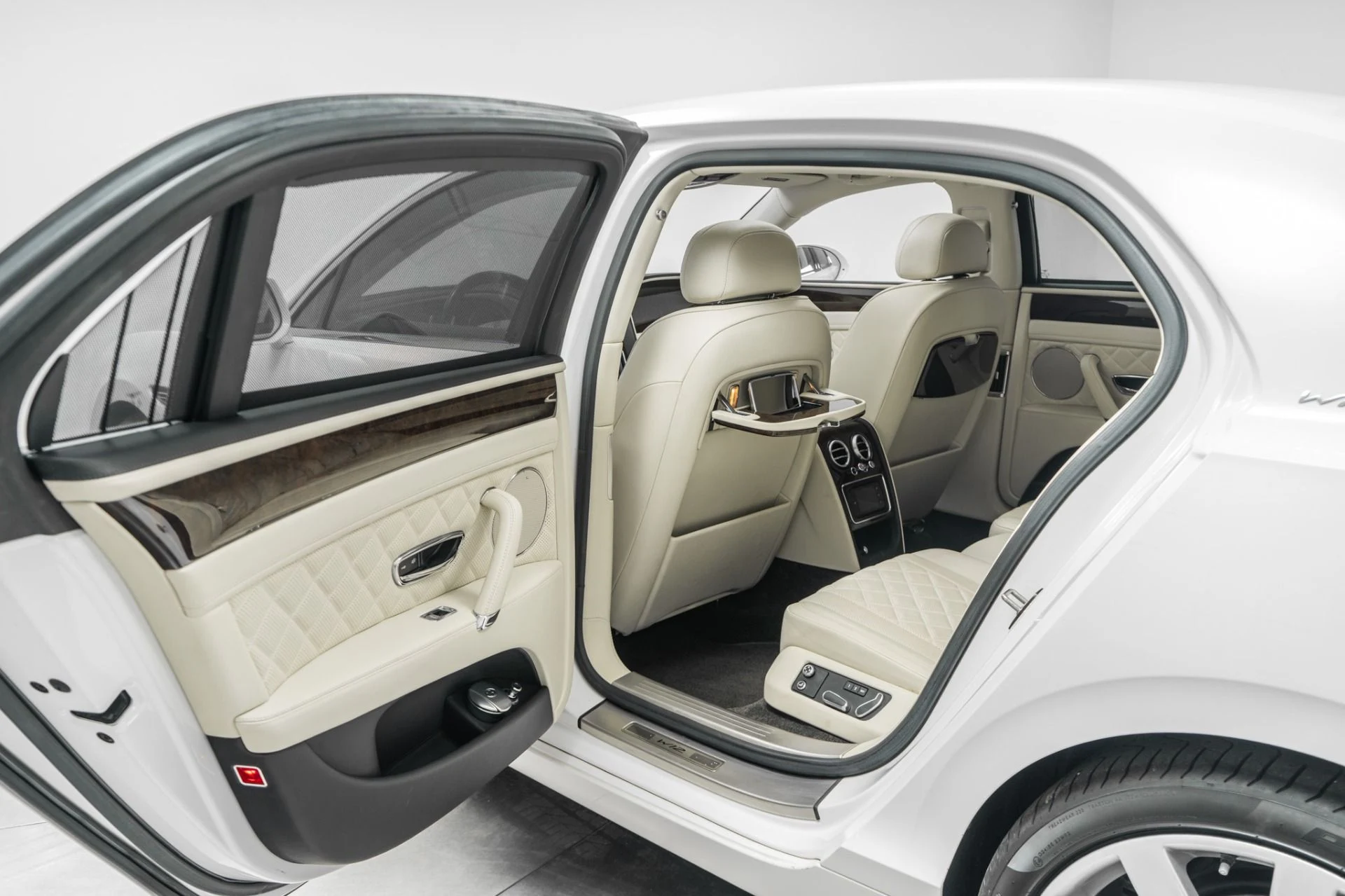 mph029_375540487_Used_2017_Bentley_Flying_Spur_W12_1784311840_f7608995fa
