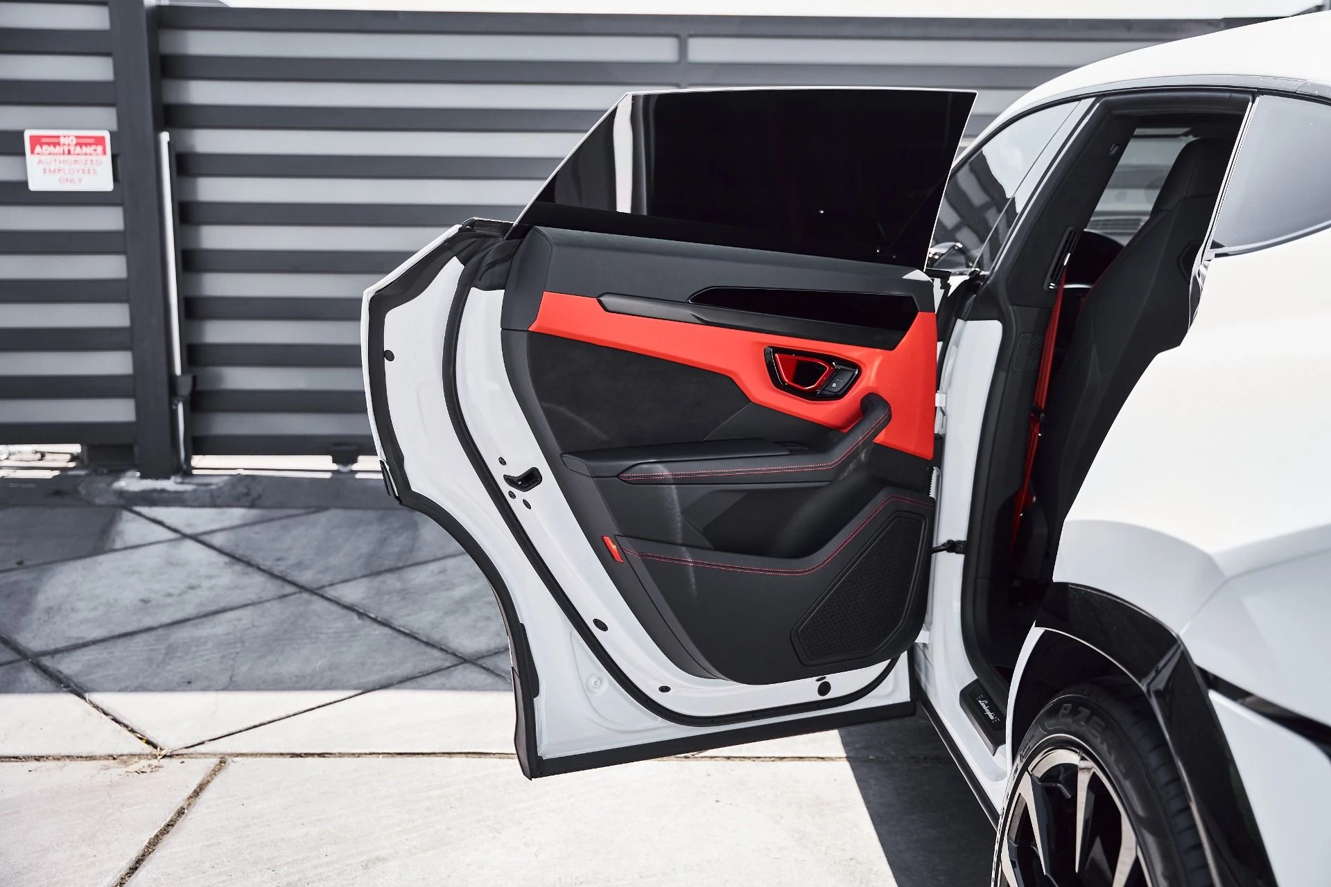 mph029_3757885598_Used_2023_Lamborghini_Urus_S_1780535972_54e321fe48