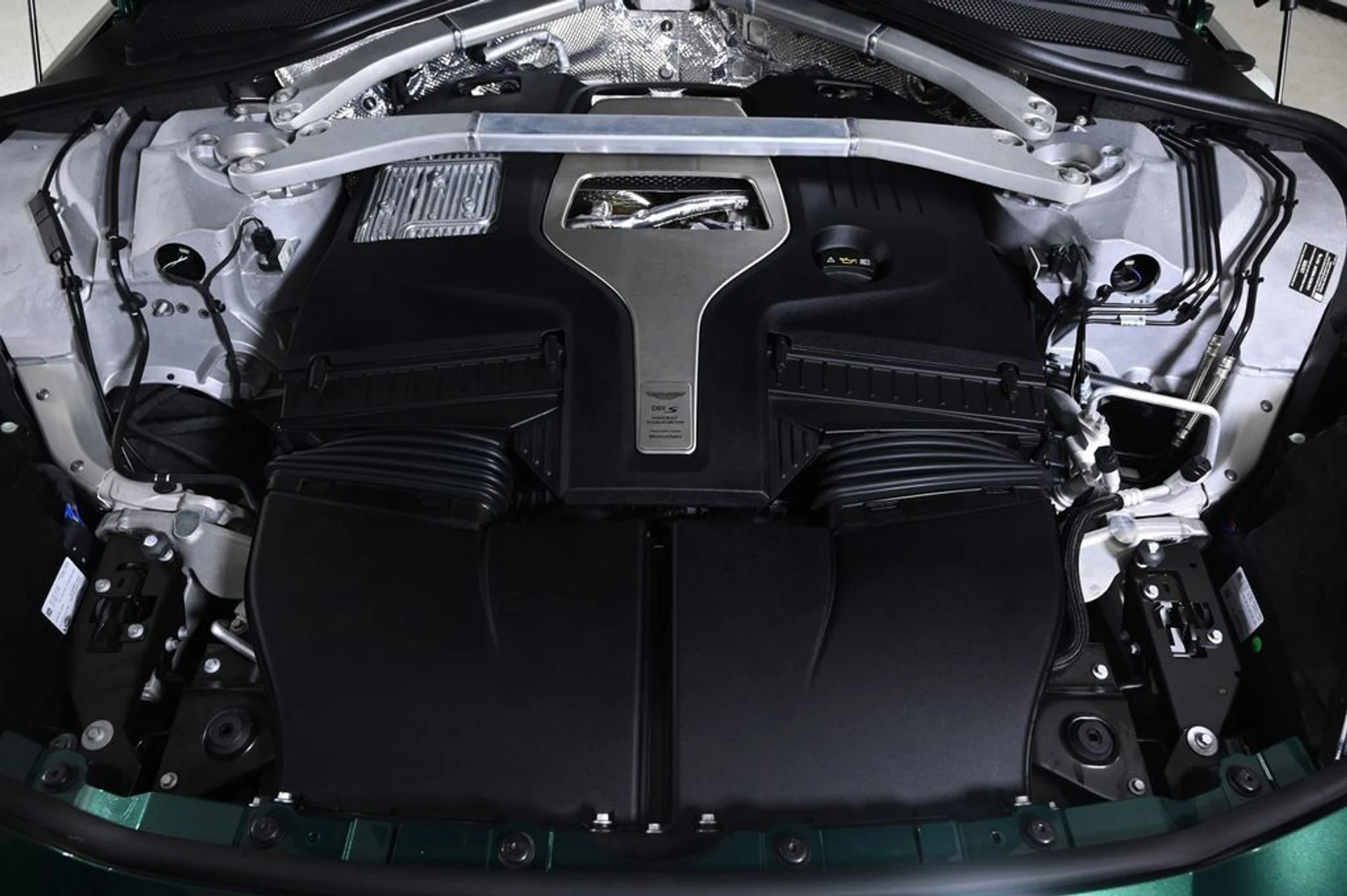 mph029_3758328432_new_2026_aston_martin_dbx_sawd_11350_23004766_30_1024_632115817f