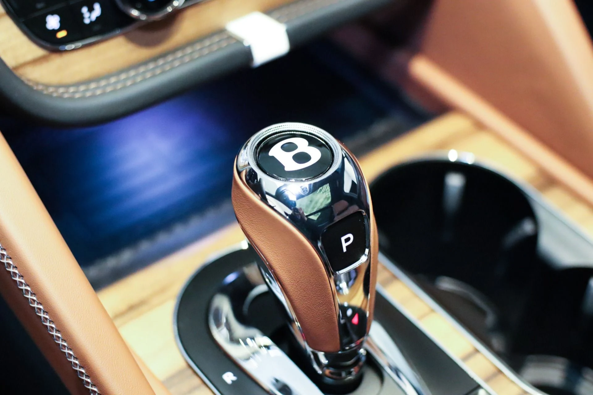 mph029_3762734568_Used_2025_Bentley_Bentayga_S_1744810623_987daeb81d