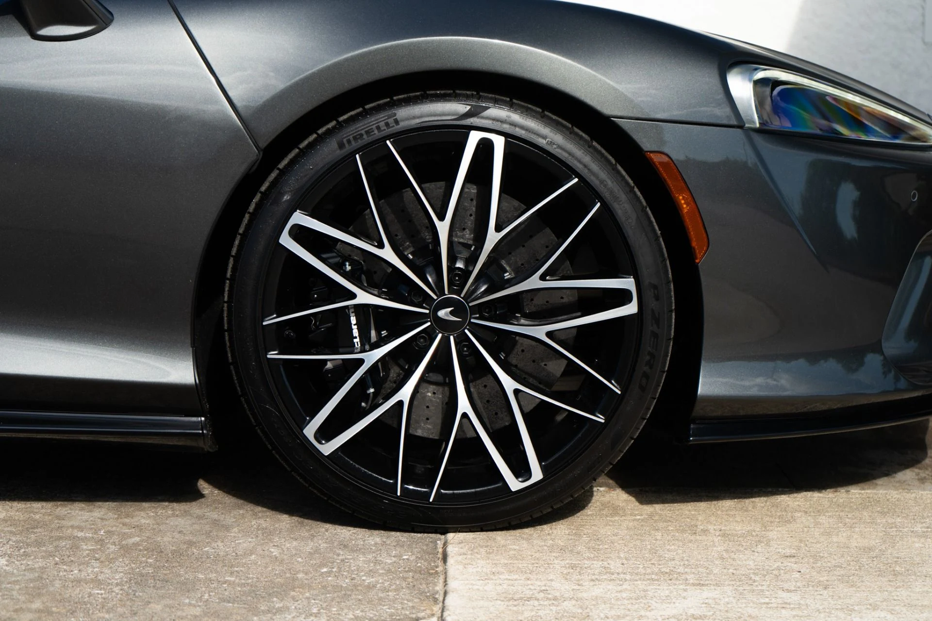 mph029_3763137300_Used_2021_Mc_Laren_GT_1775578978_9d141289ec