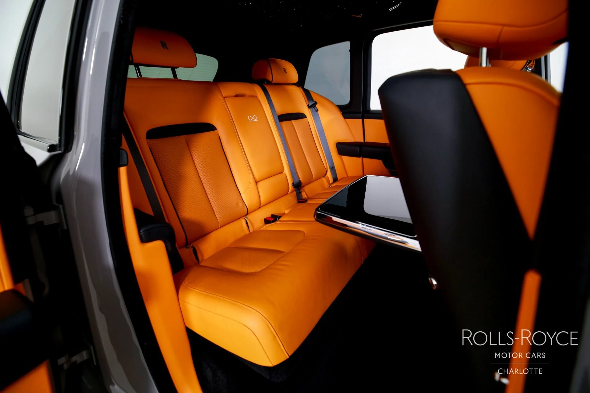 mph029_3773221172_Used_2024_Rolls_Royce_Black_Badge_Cullinan_1765396280_87e3fca15e