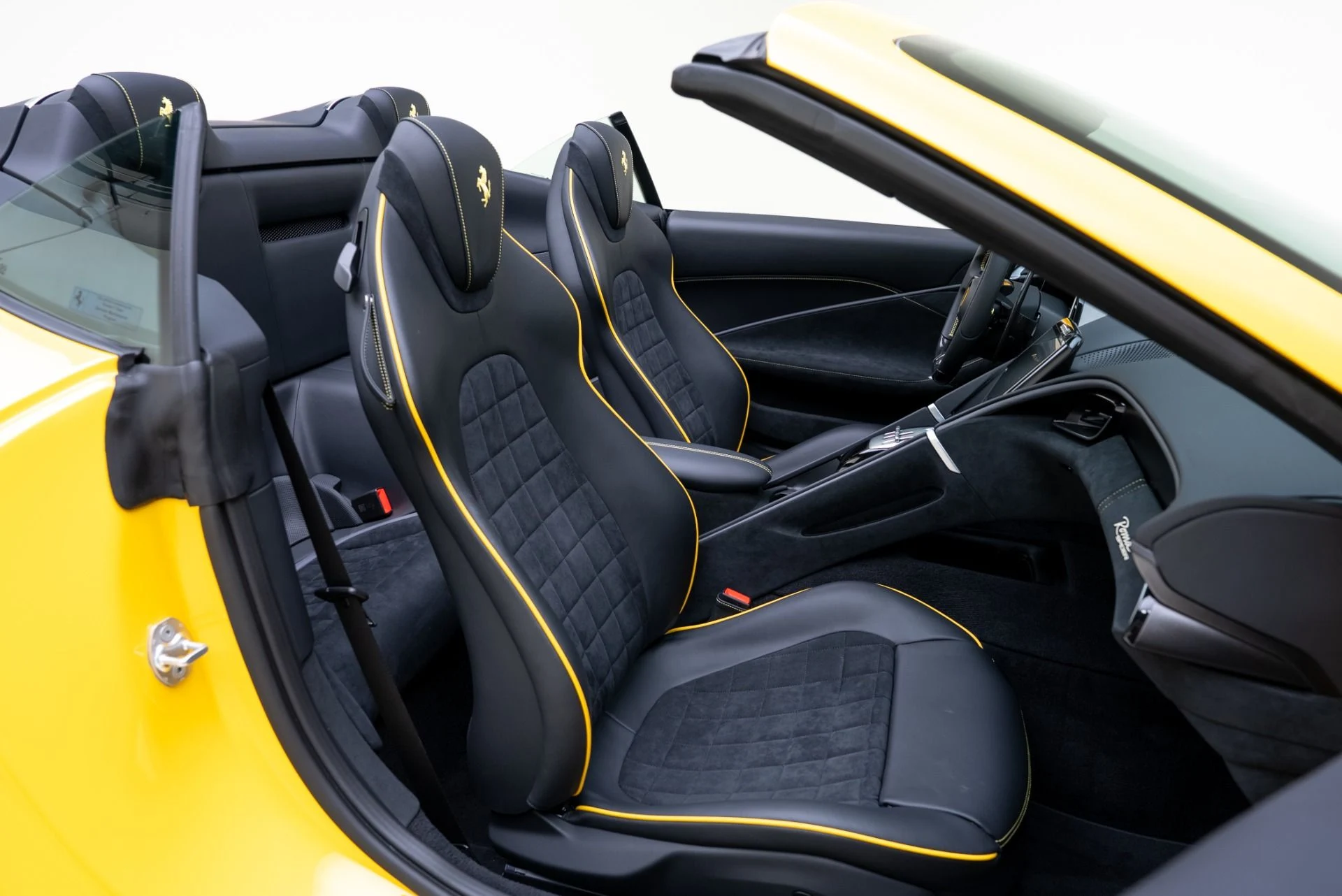 mph029_3774161959_Used_2025_Ferrari_Roma_Spider_1768435036_b0459452a9