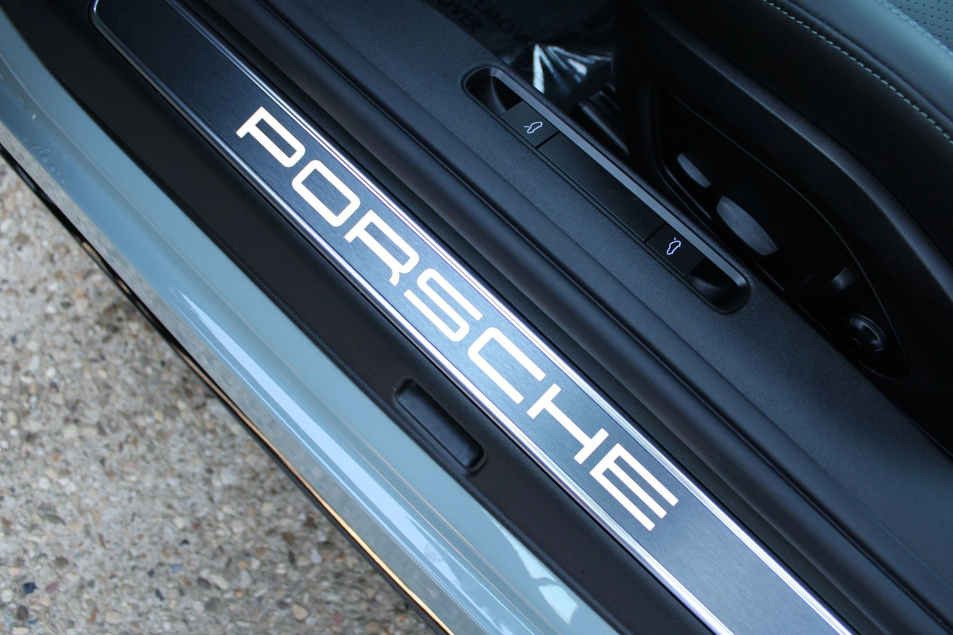 mph029_3782920994_b1832c83aaf1170791c3a325df7af515x_30a12ef143