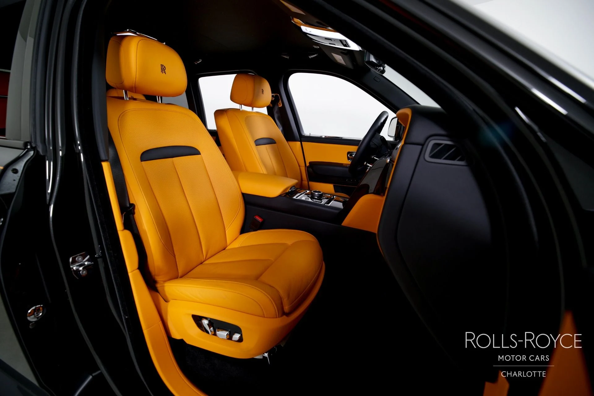 mph029_3783622758_Used_2023_Rolls_Royce_Black_Badge_Cullinan_1715880201_b9f8eaa252