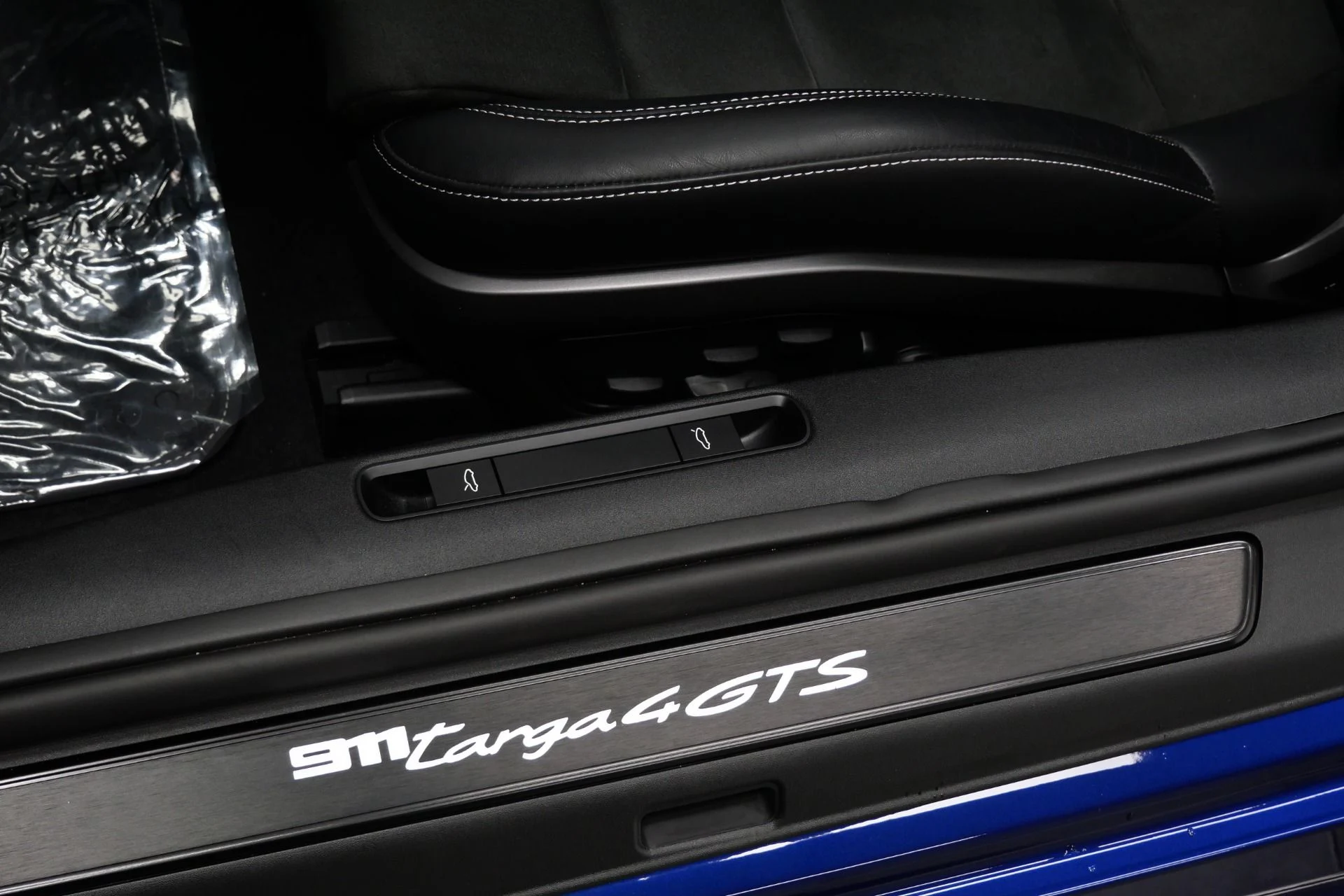 mph029_3792556982_Used_2023_Porsche_911_Targa_4_GTS_1761682285_1278142552