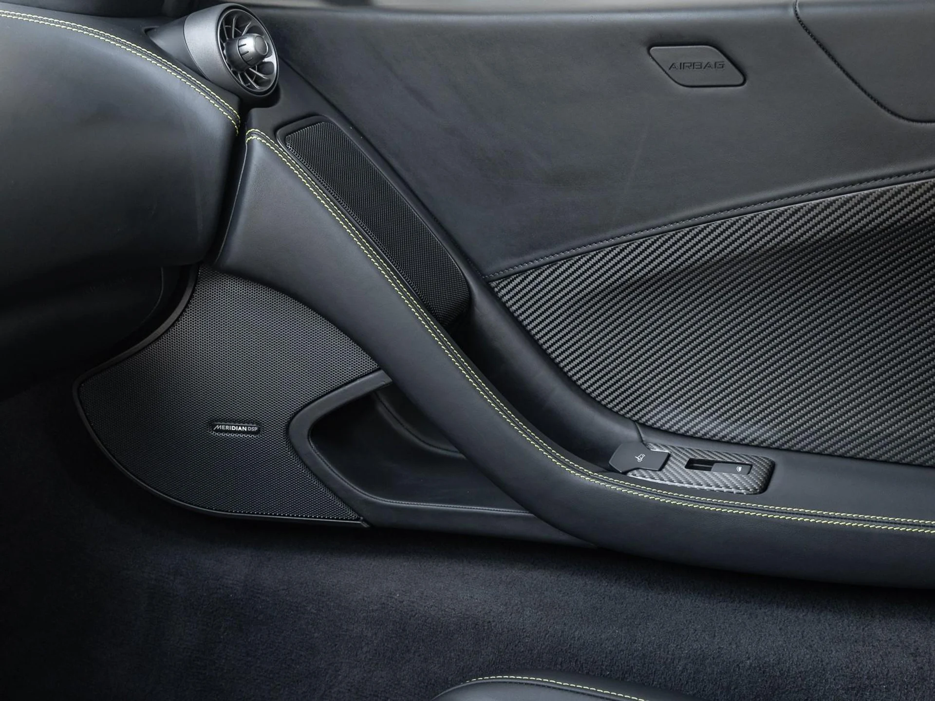 mph029_3794792361_Used_2016_Mc_Laren_675_LT_1766095589_ea87dca654