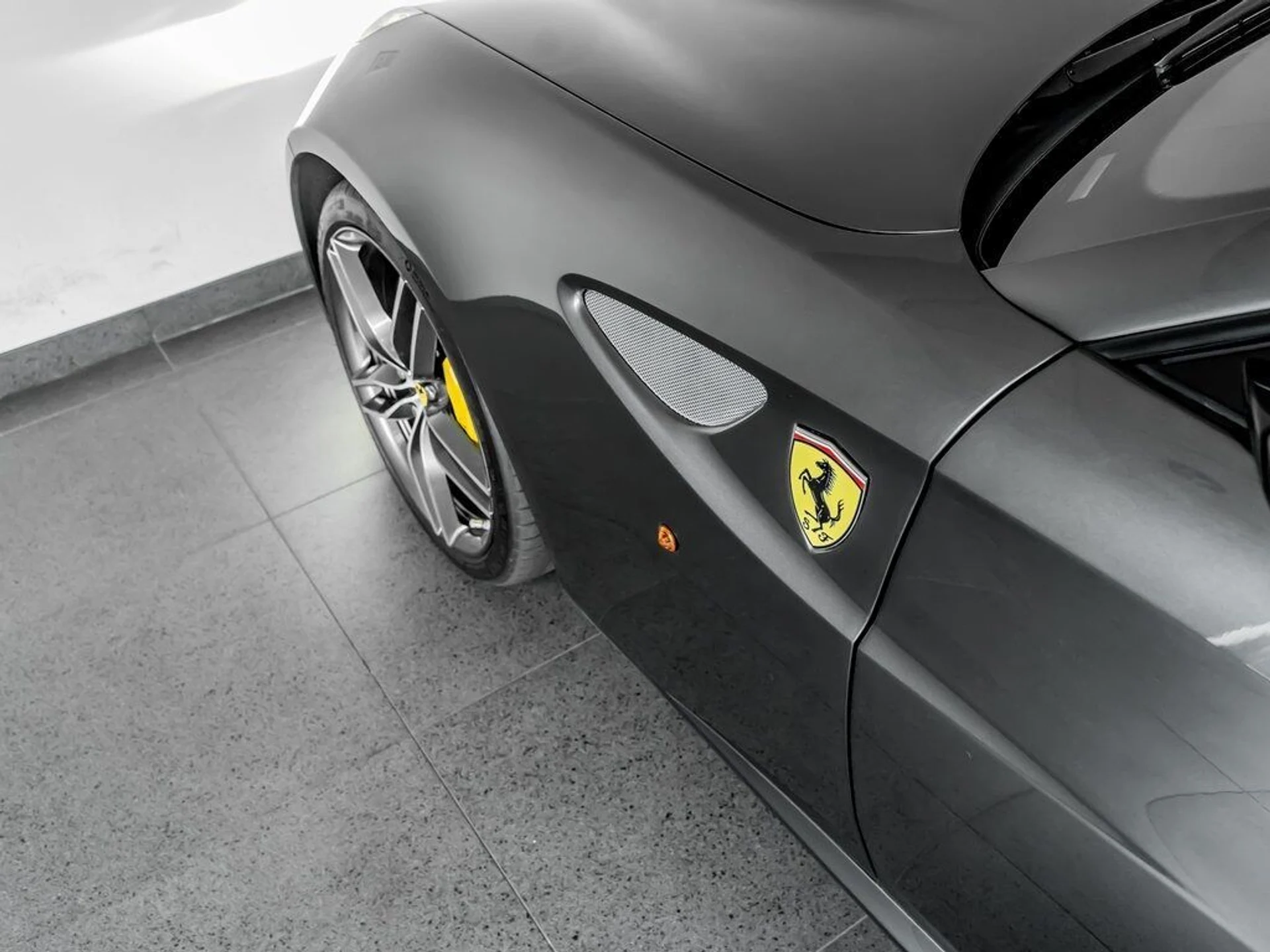 mph029_3795359624_532aecab949ede16f8786265f50434ed_22588bcbf1