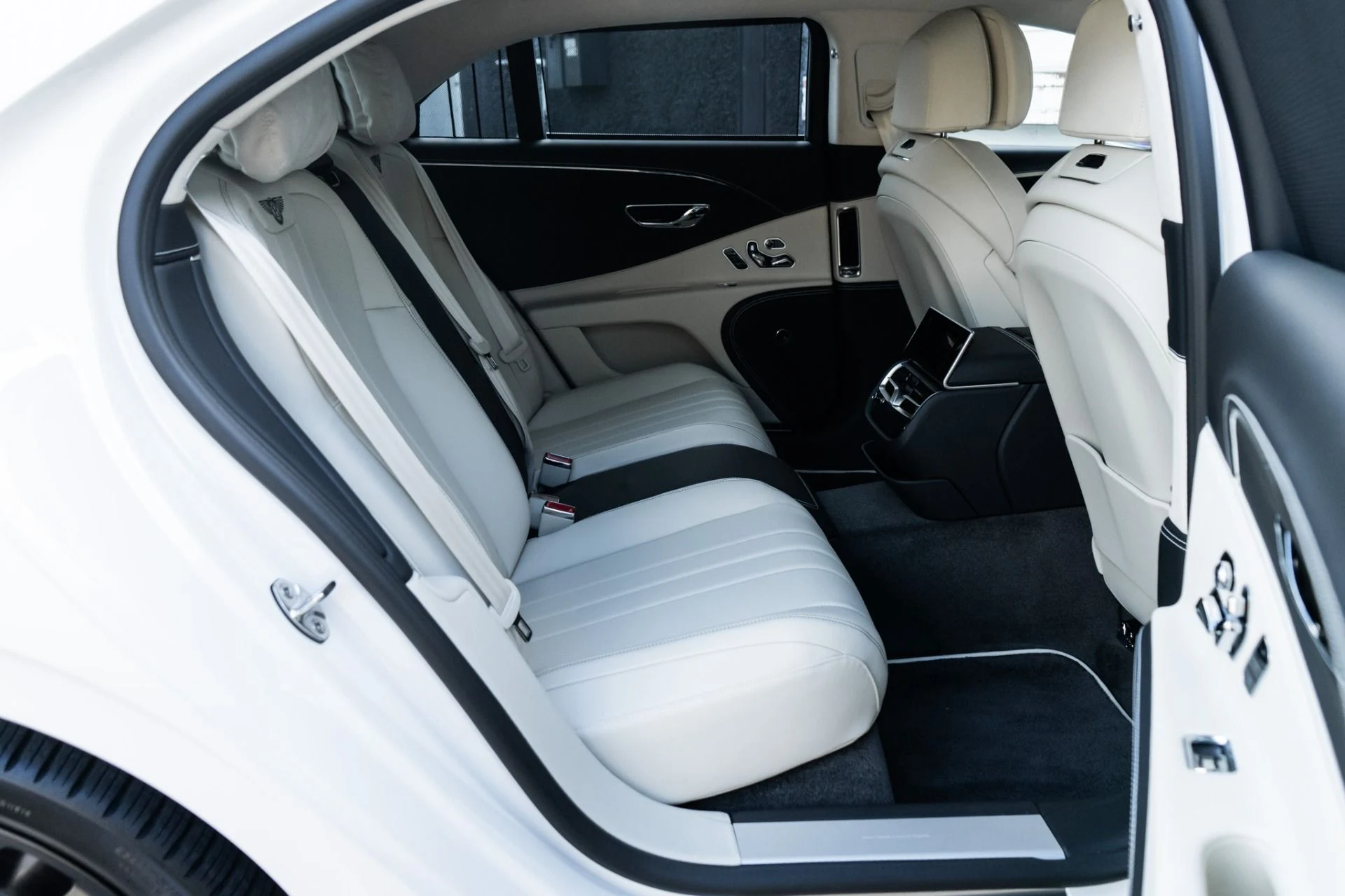 mph029_3815648995_Used_2026_Bentley_Flying_Spur_1792511723_1a73b4316e