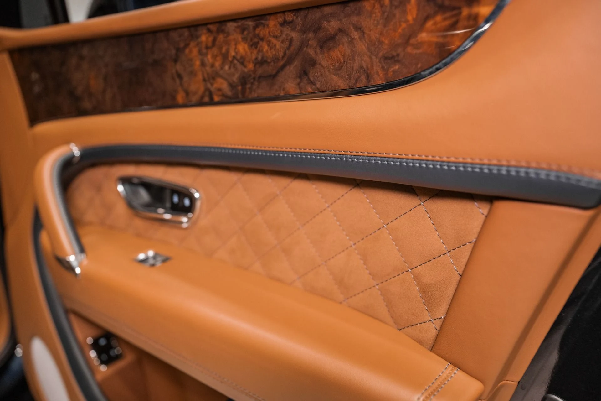 mph029_3818580325_Used_2020_Bentley_Bentayga_Speed_1771863714_0c477247d8