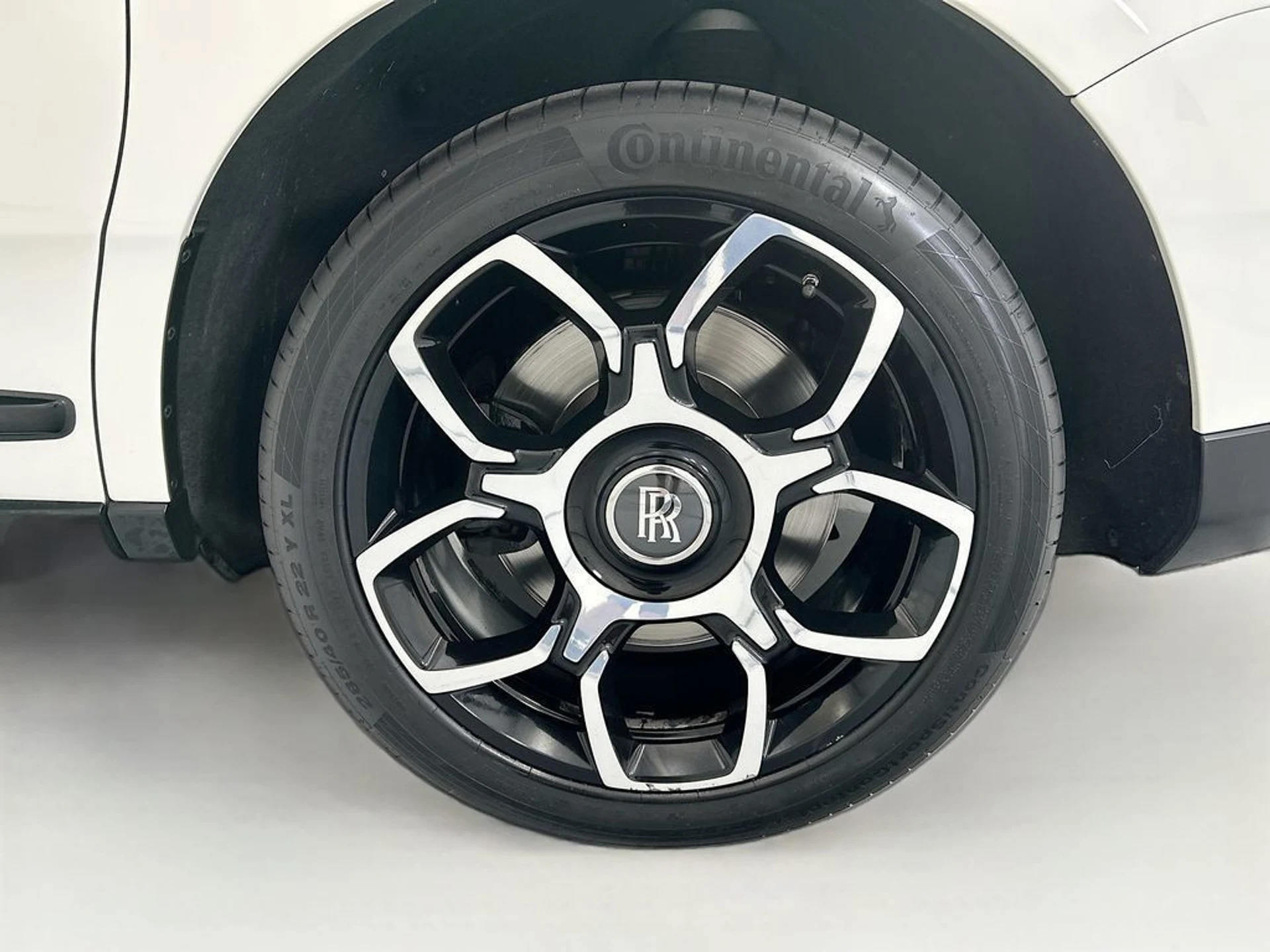 mph029_3835559784_used_2021_rolls_royce_cullinan_sportutility_8119_23020576_30_1024_33fb75b678