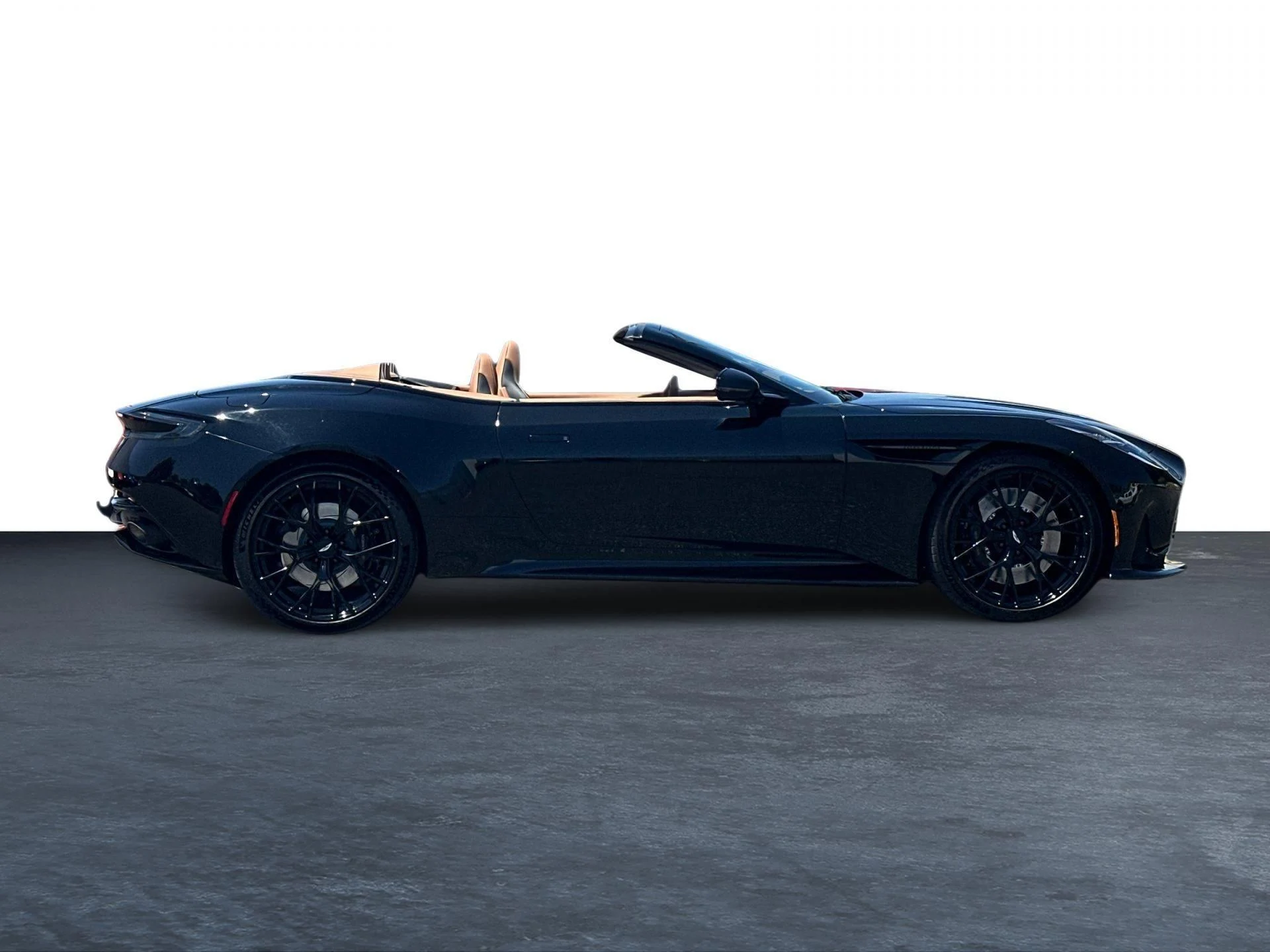 mph029_3836157295_Used_2025_Aston_Martin_DB_12_Volante_1778229526_acbce5155a